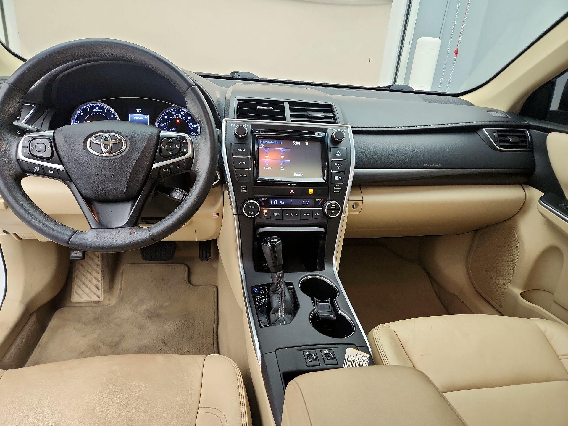 Thumbnail: 2017 Toyota Camry - 9