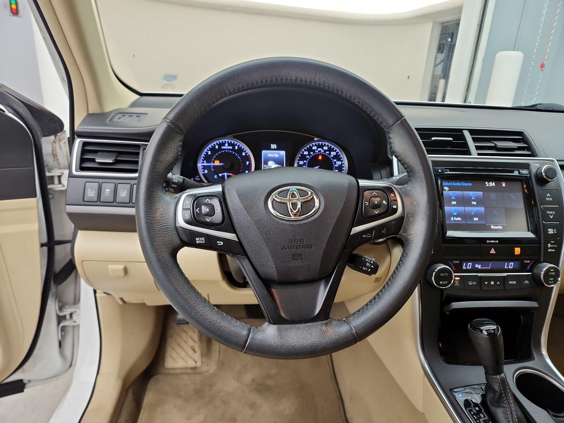 Thumbnail: 2017 Toyota Camry - 10