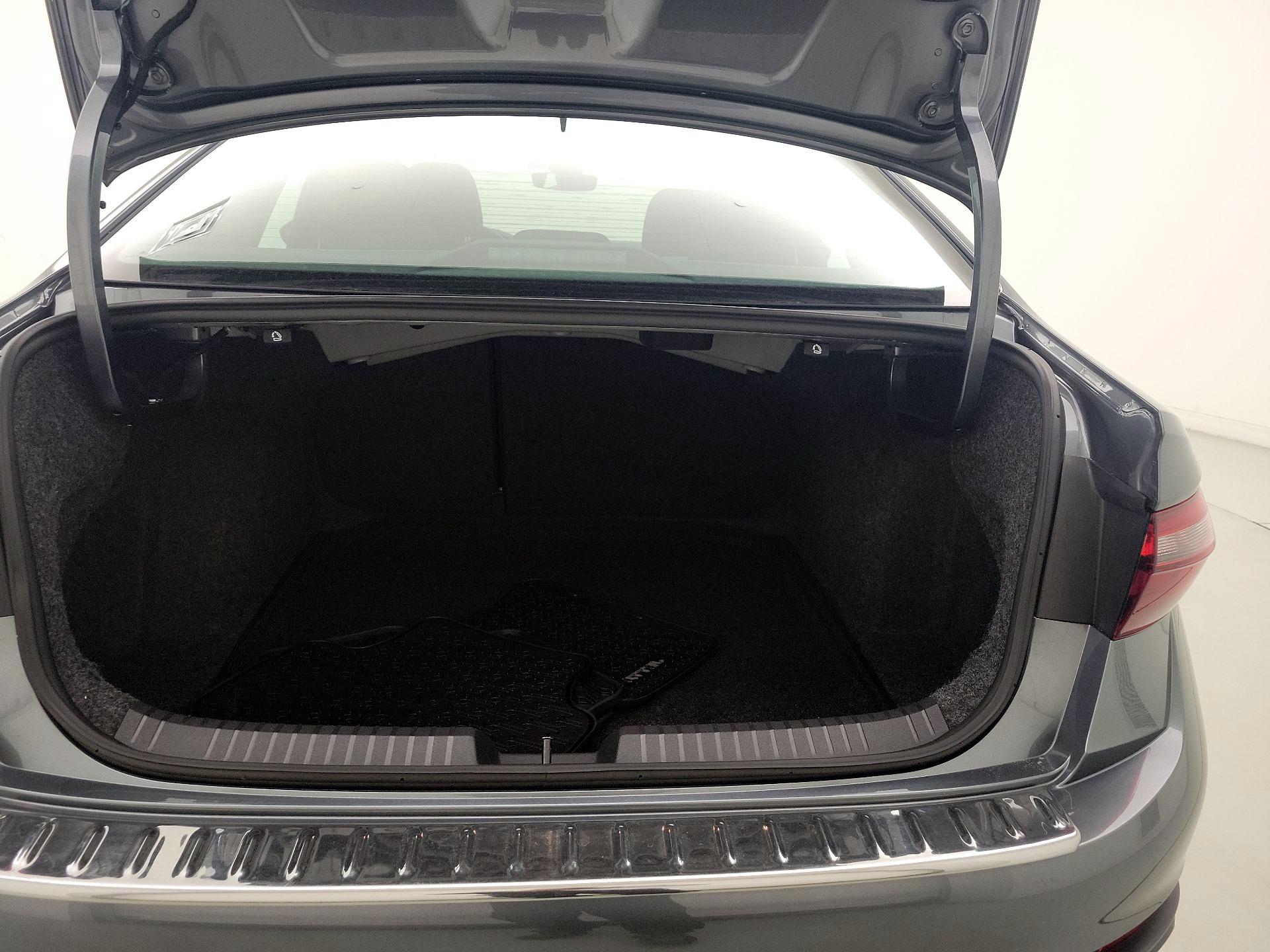 Thumbnail: 2024 Volkswagen Jetta - 20