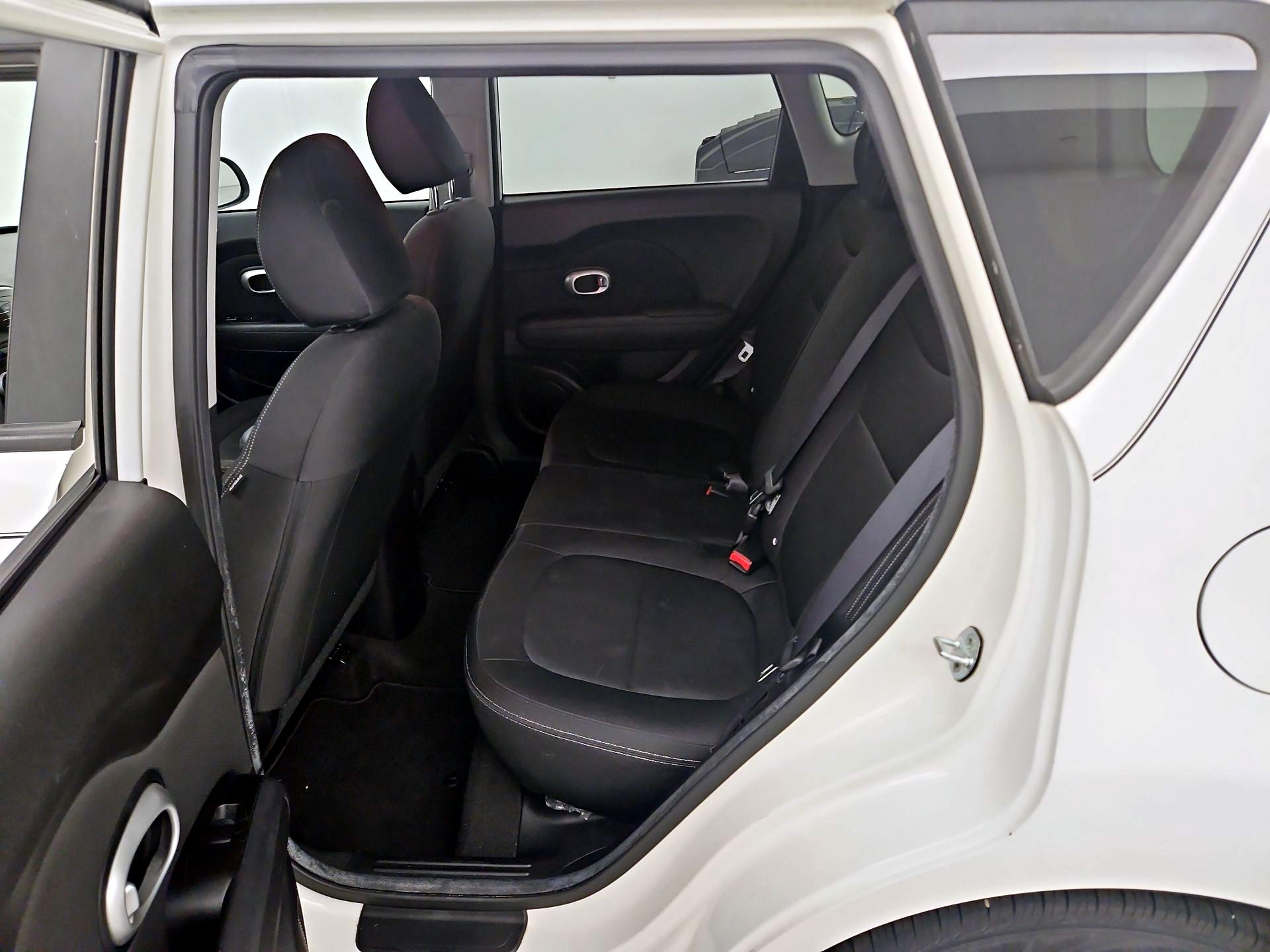 Thumbnail: 2015 Kia Soul - 18