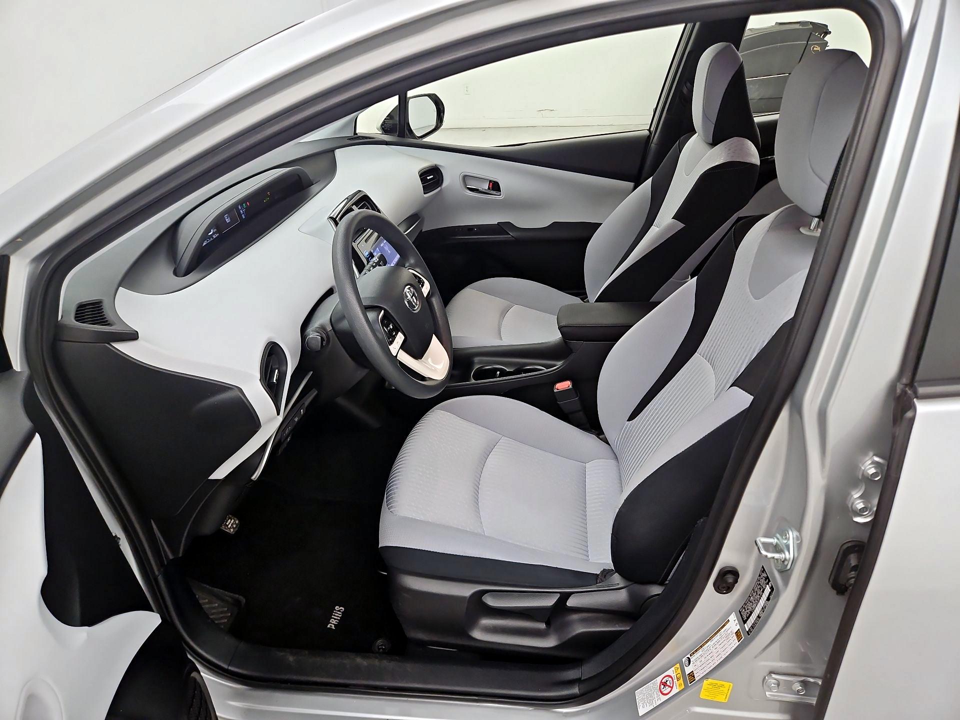 Thumbnail: 2018 Toyota Prius - 11