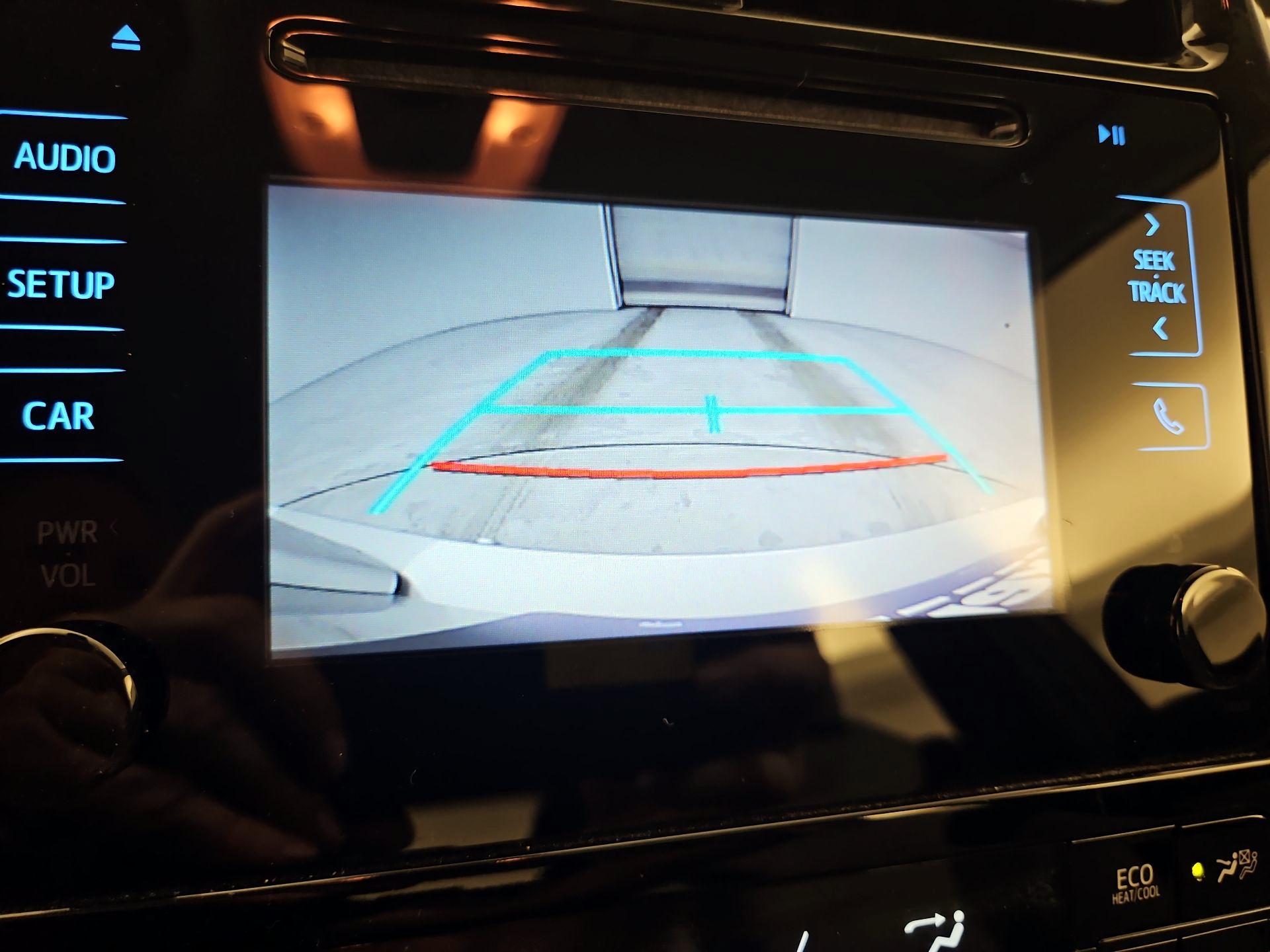 Thumbnail: 2018 Toyota Prius - 14