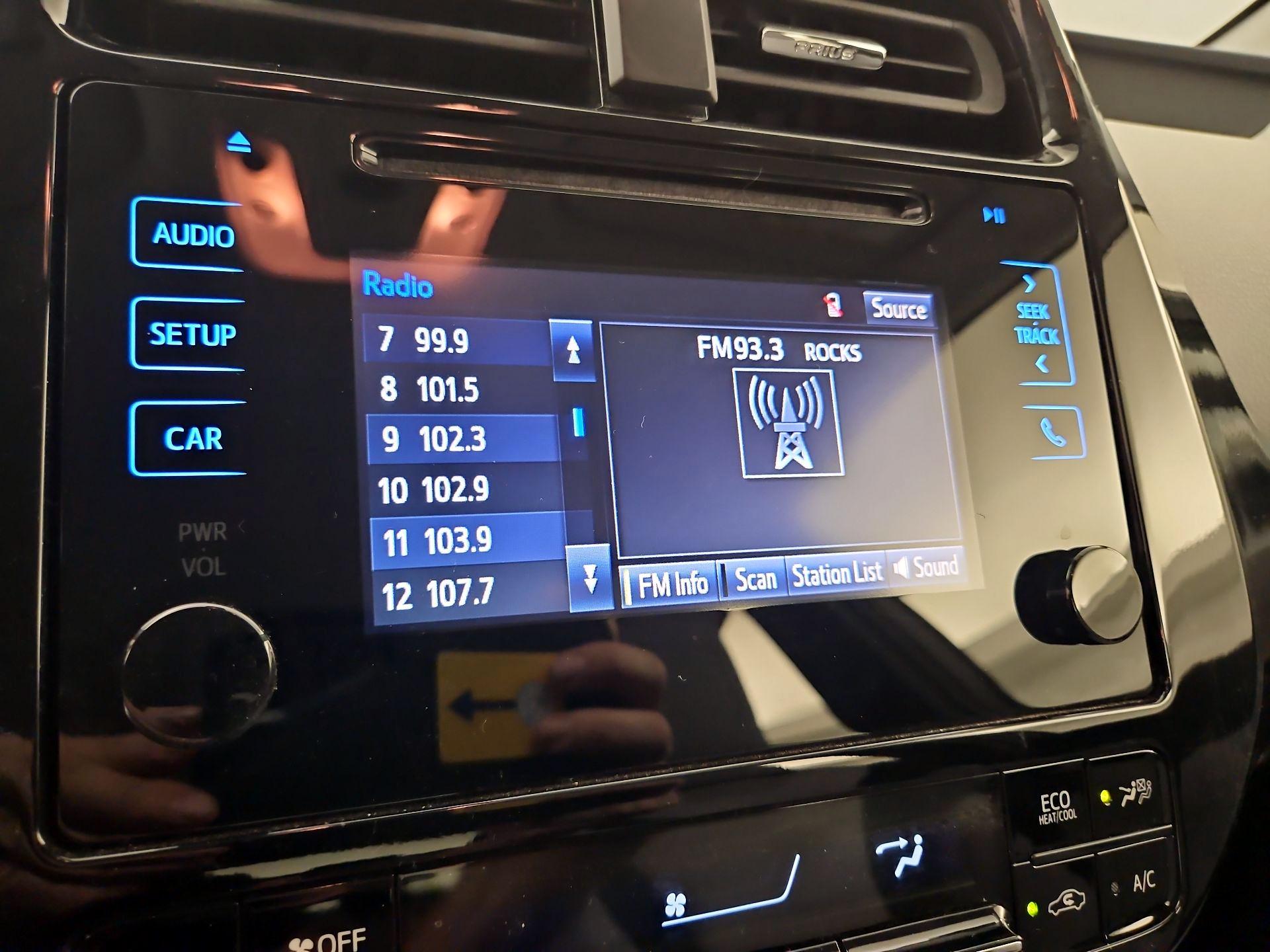 Thumbnail: 2018 Toyota Prius - 15