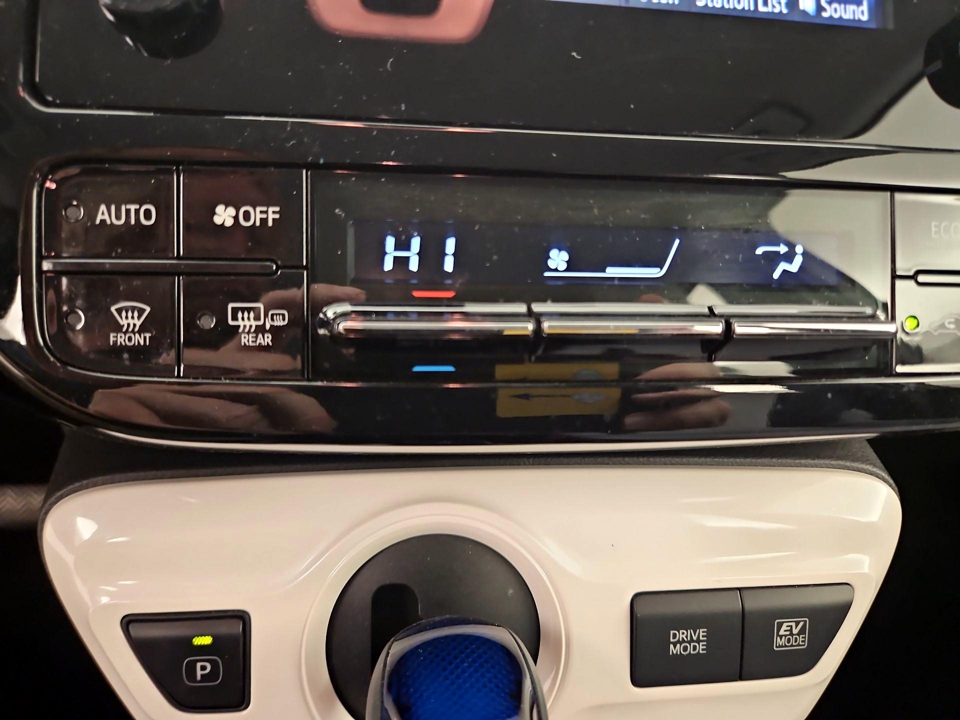 Thumbnail: 2018 Toyota Prius - 16