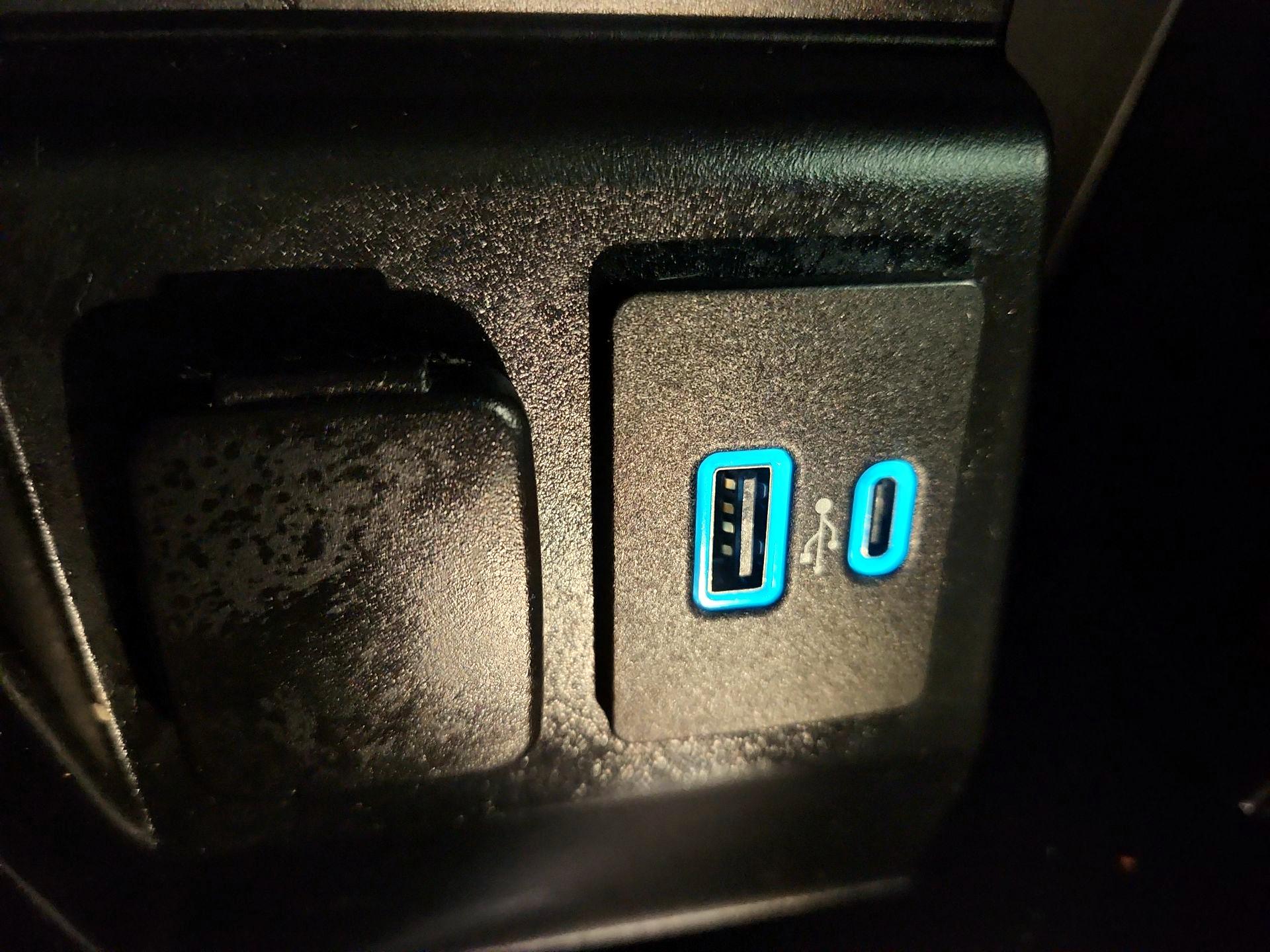 Thumbnail: 2020 Ford Explorer - 18