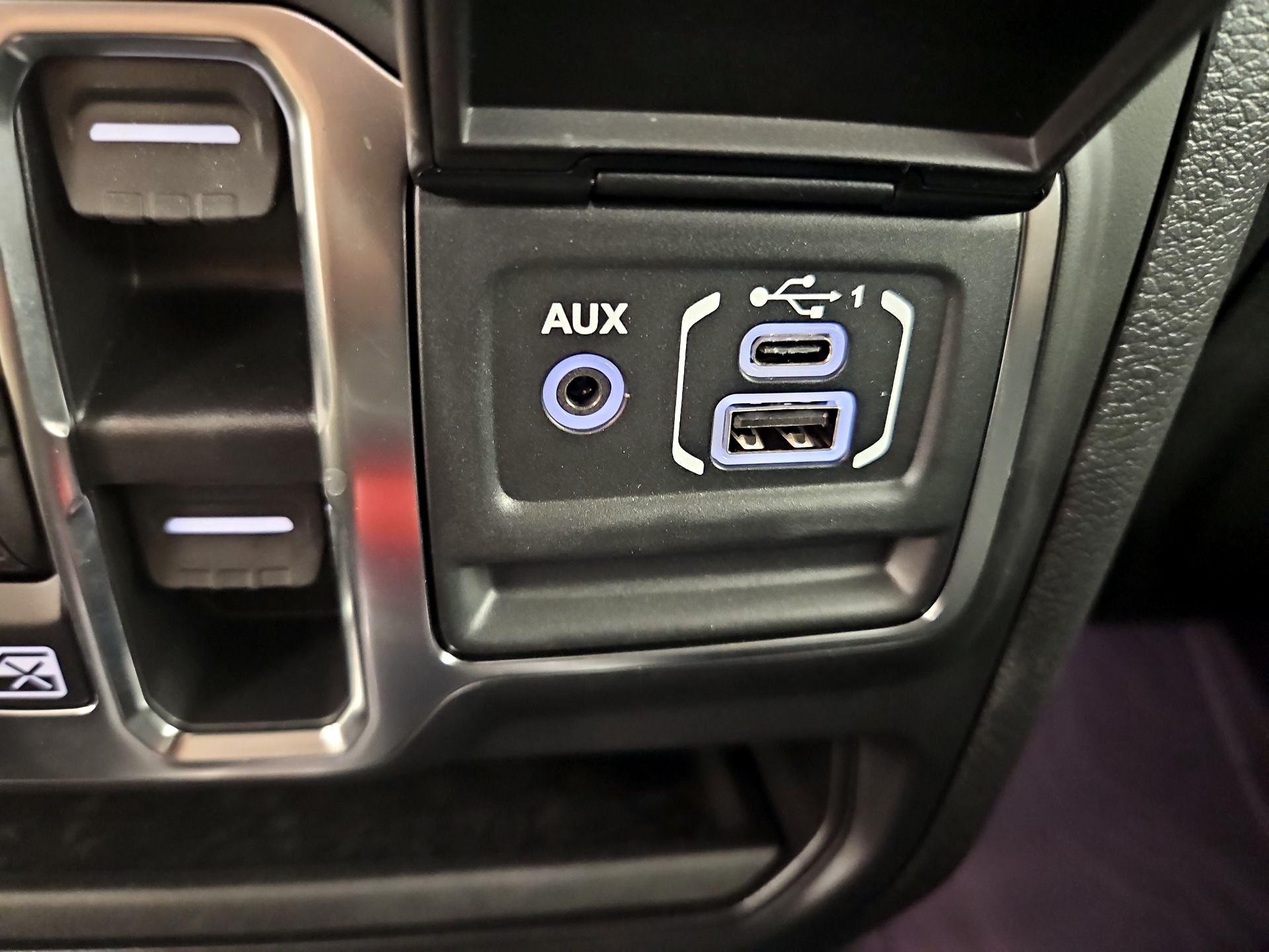 Thumbnail: 2023 Jeep Wrangler - 18