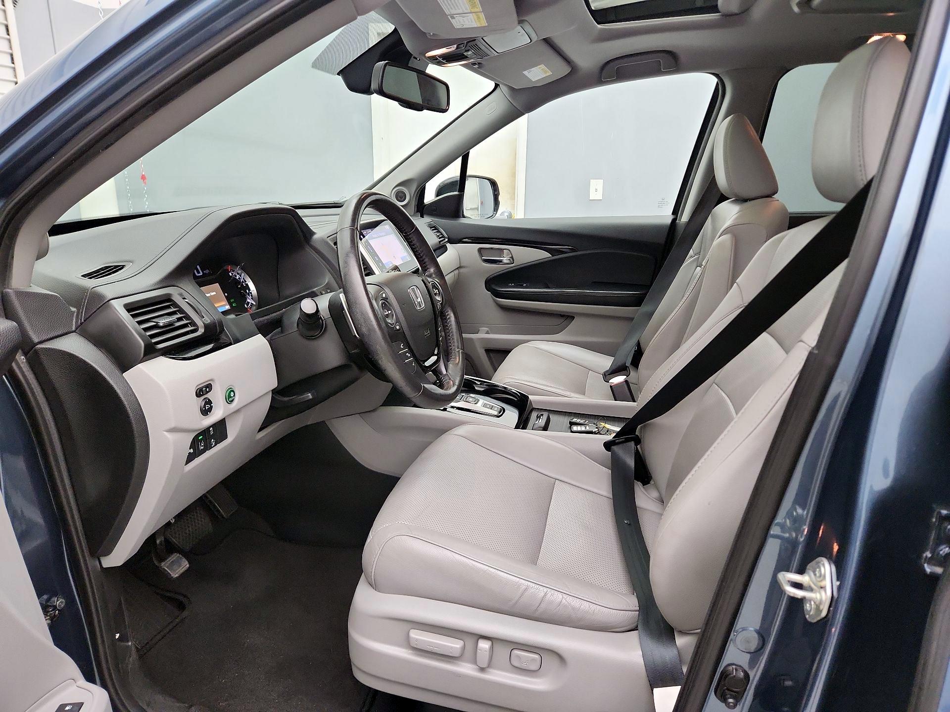 Thumbnail: 2018 Honda Pilot - 11