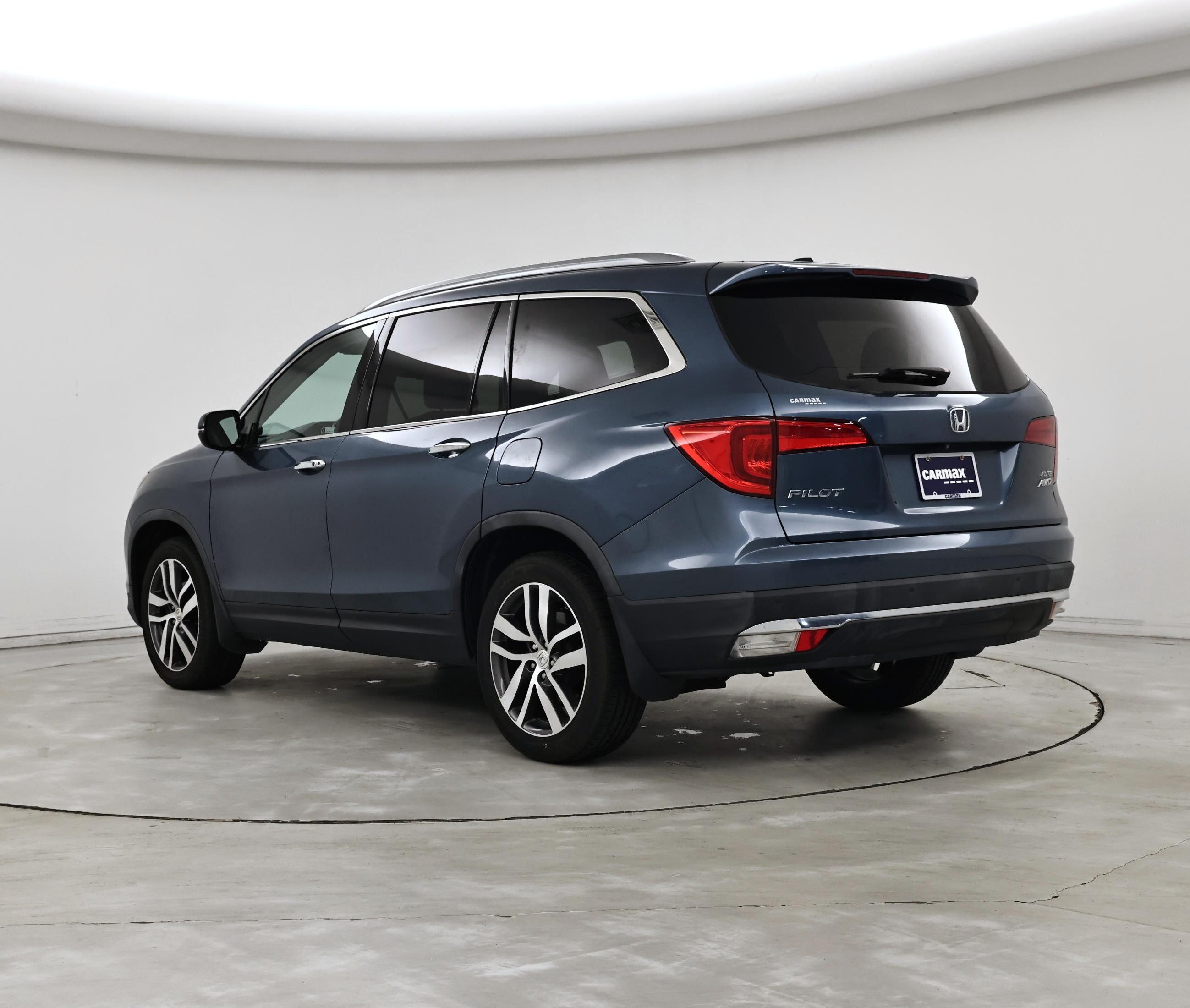 Thumbnail: 2018 Honda Pilot - 2