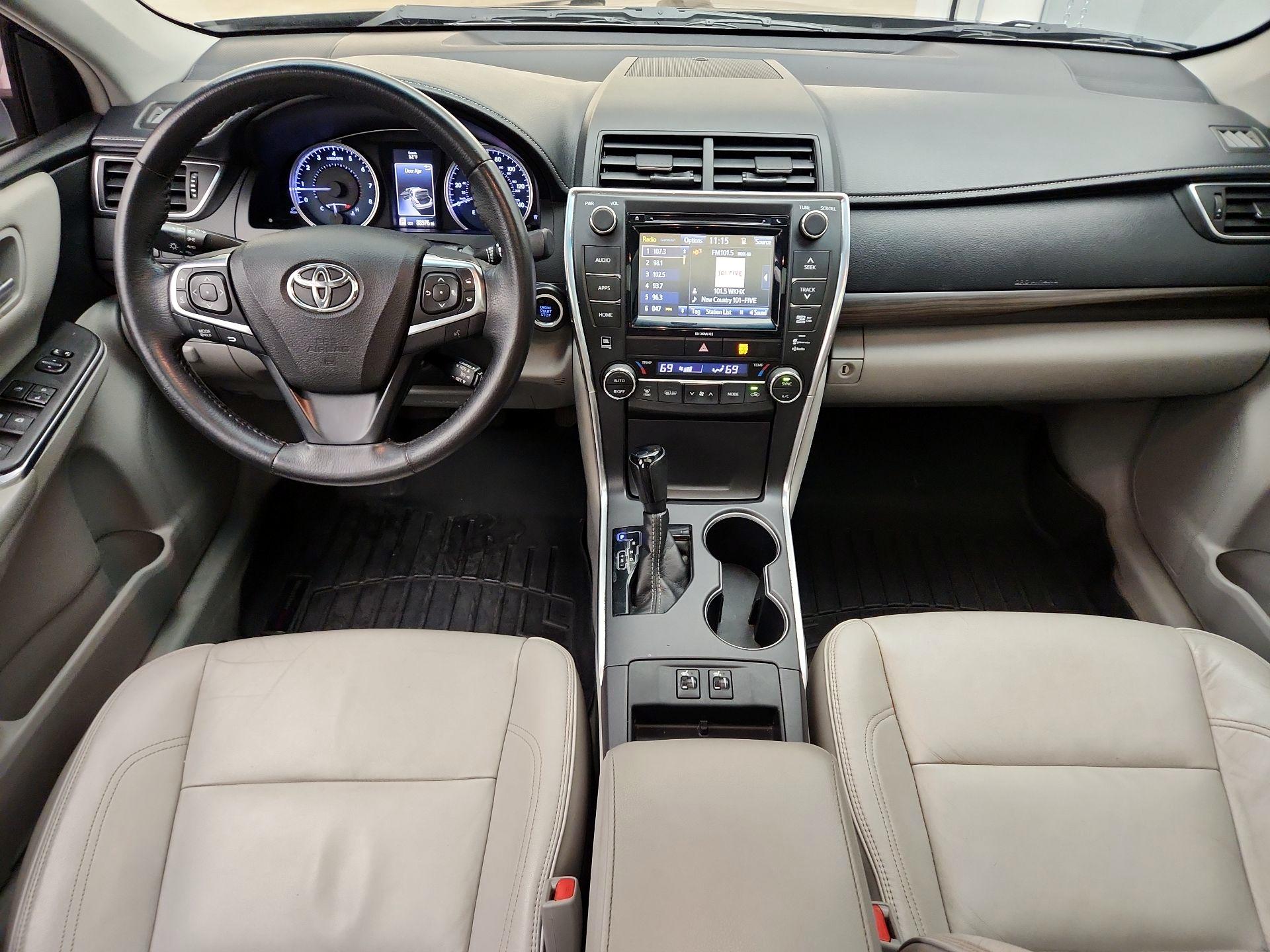 Thumbnail: 2017 Toyota Camry - 9