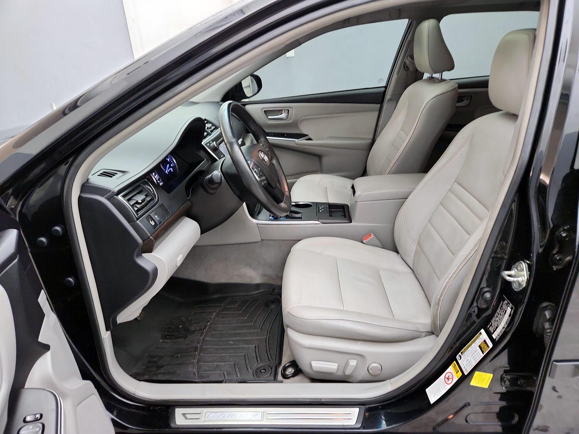 Thumbnail: 2017 Toyota Camry - 11