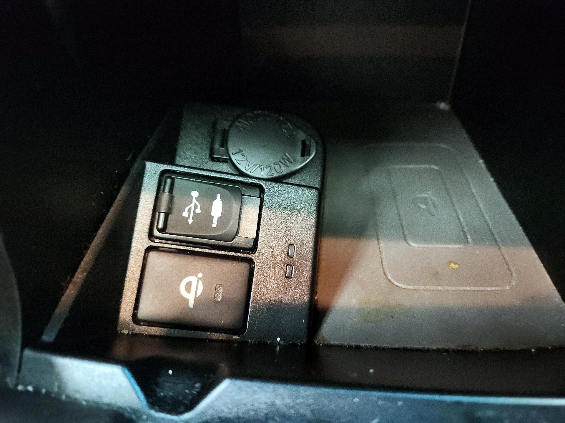 Thumbnail: 2017 Toyota Camry - 18