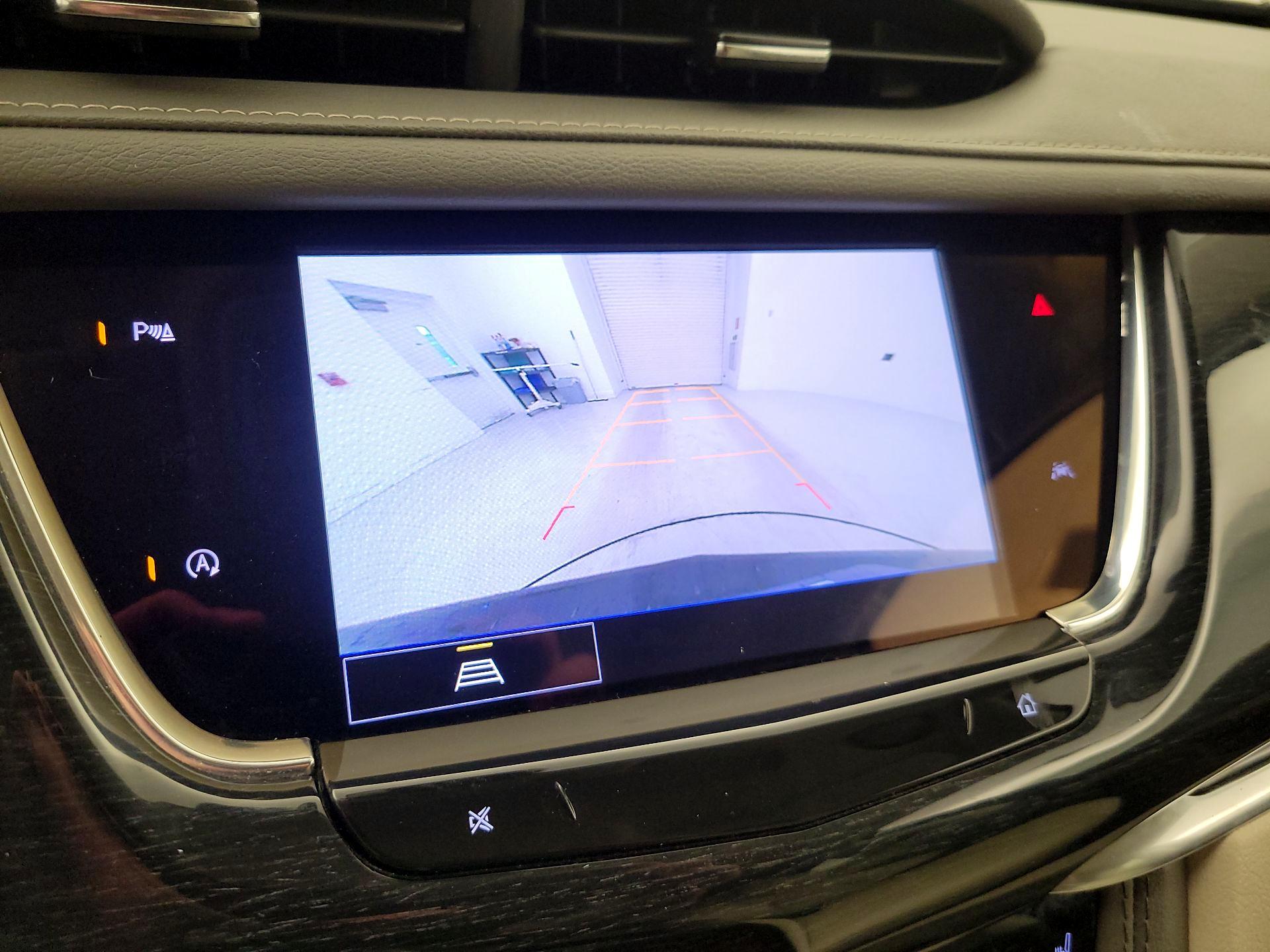 Thumbnail: 2023 Cadillac XT6 - 10
