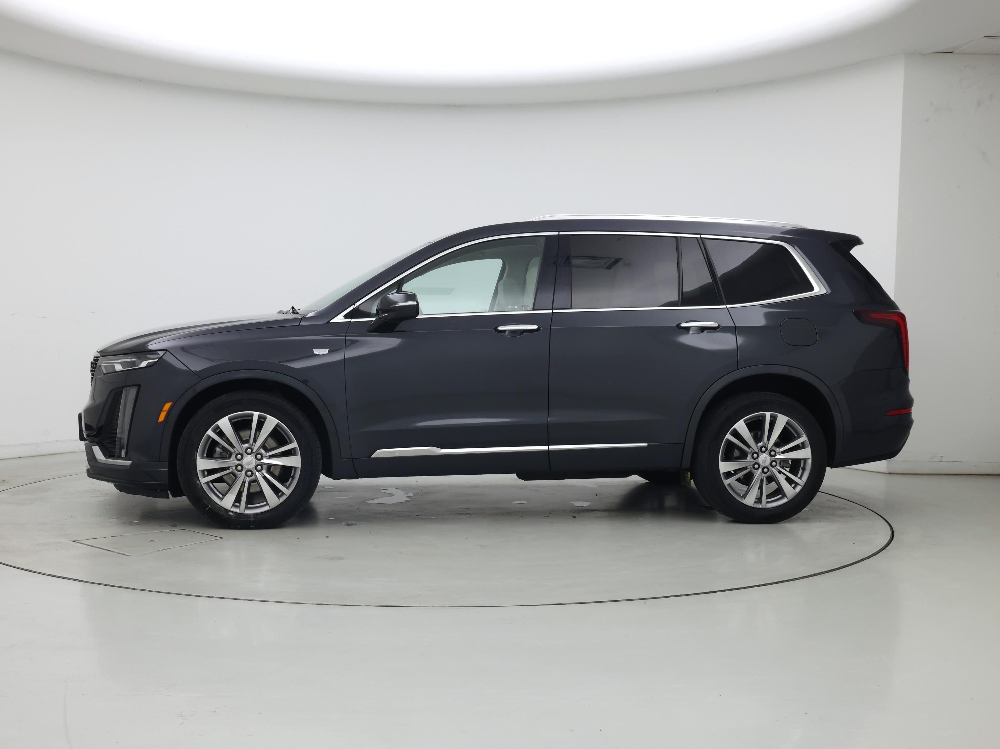 Thumbnail: 2023 Cadillac XT6 - 3