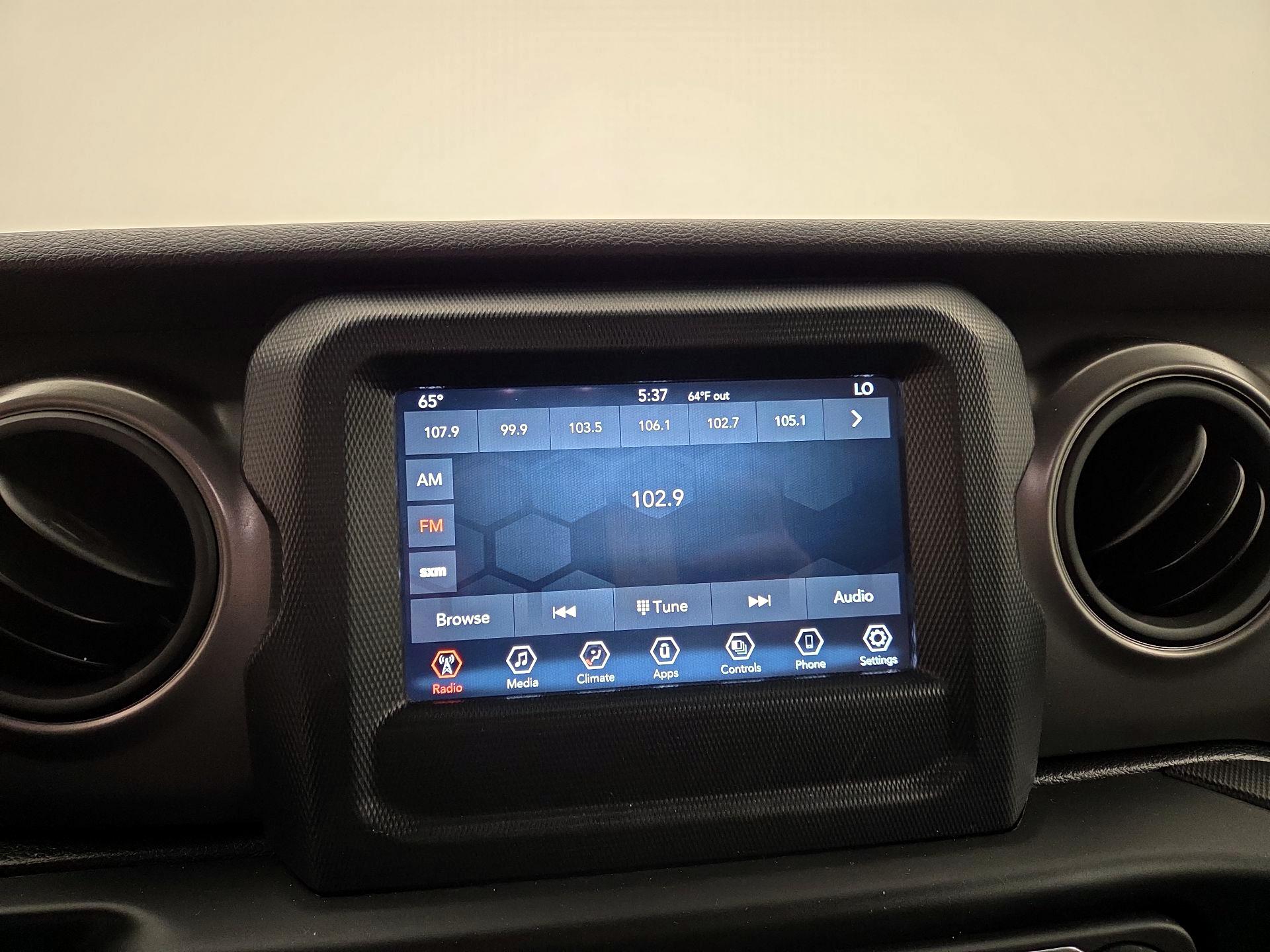 Thumbnail: 2021 Jeep Wrangler - 15