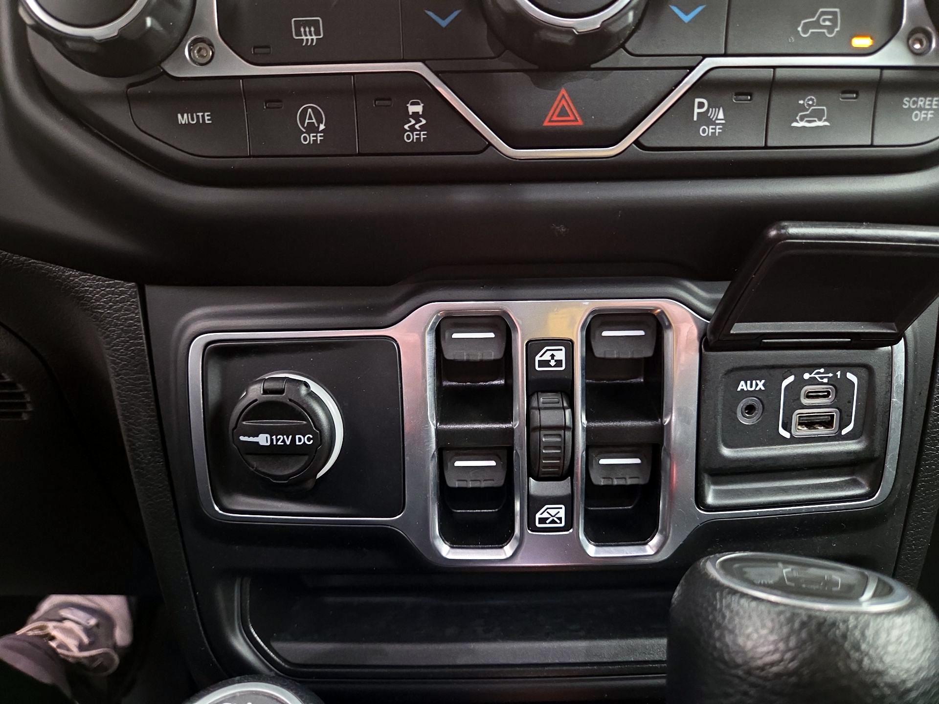 Thumbnail: 2021 Jeep Wrangler - 18