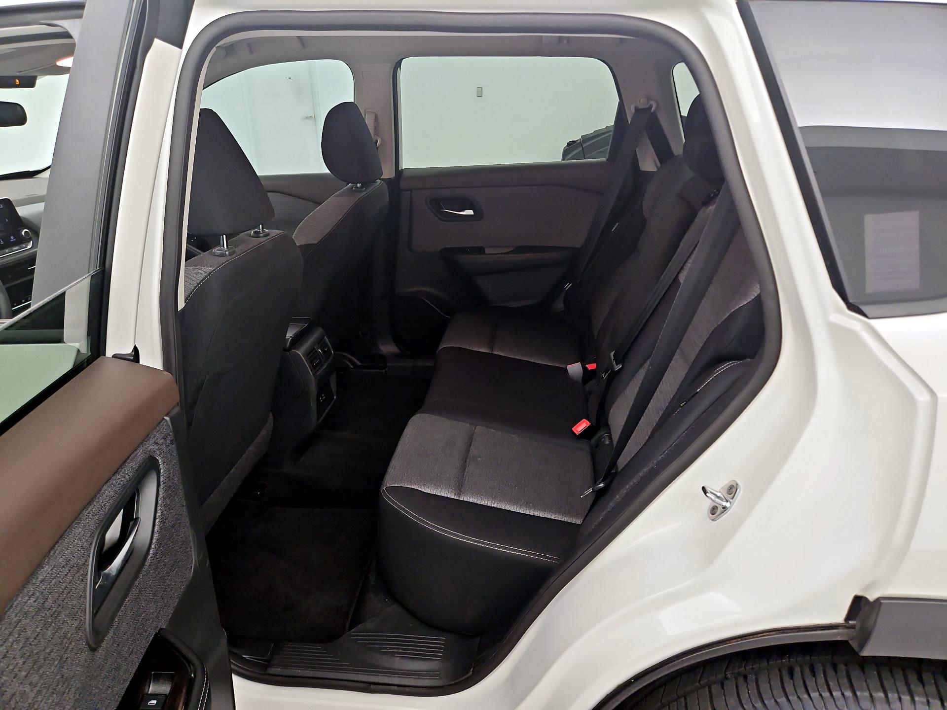 Thumbnail: 2023 Nissan Rogue - 19