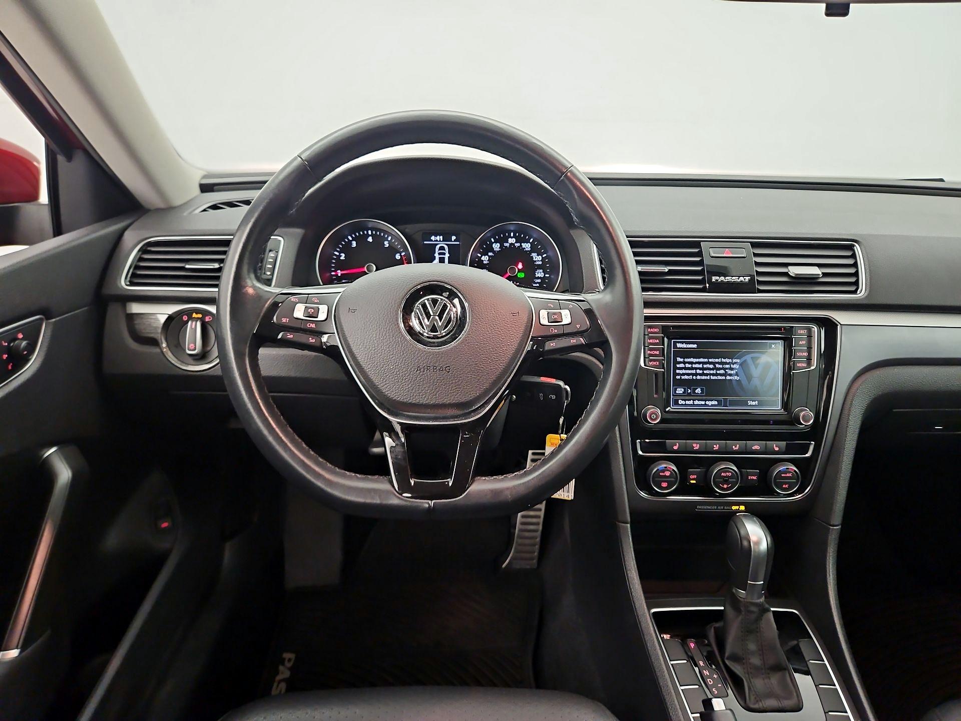 Thumbnail: 2018 Volkswagen Passat - 10