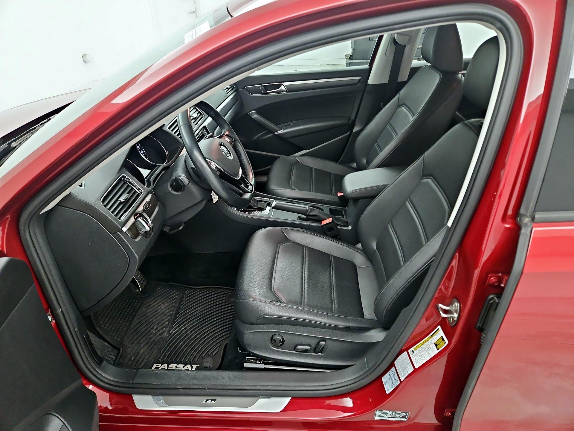Thumbnail: 2018 Volkswagen Passat - 11