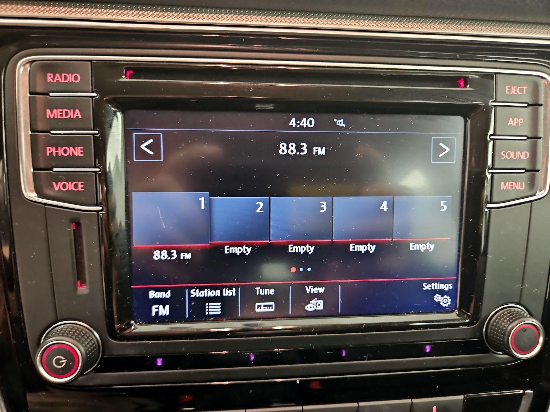 Thumbnail: 2018 Volkswagen Passat - 15