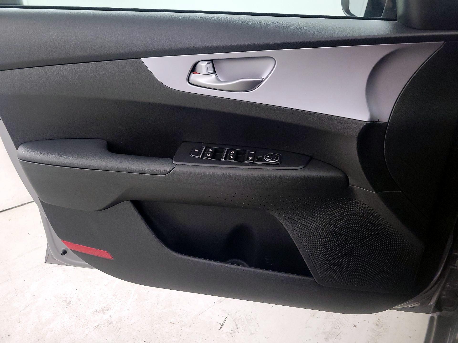 Thumbnail: 2024 Kia Forte - 12