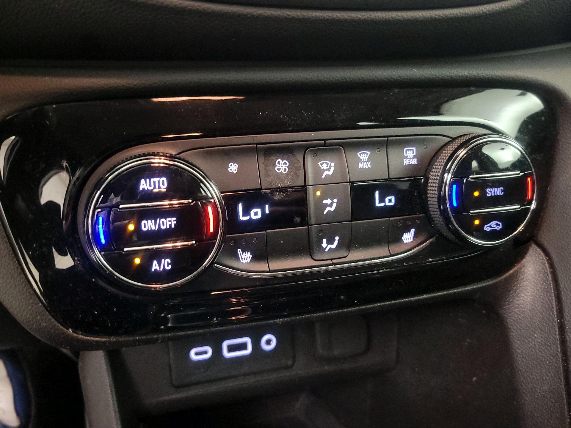 Thumbnail: 2022 Buick Encore GX - 16