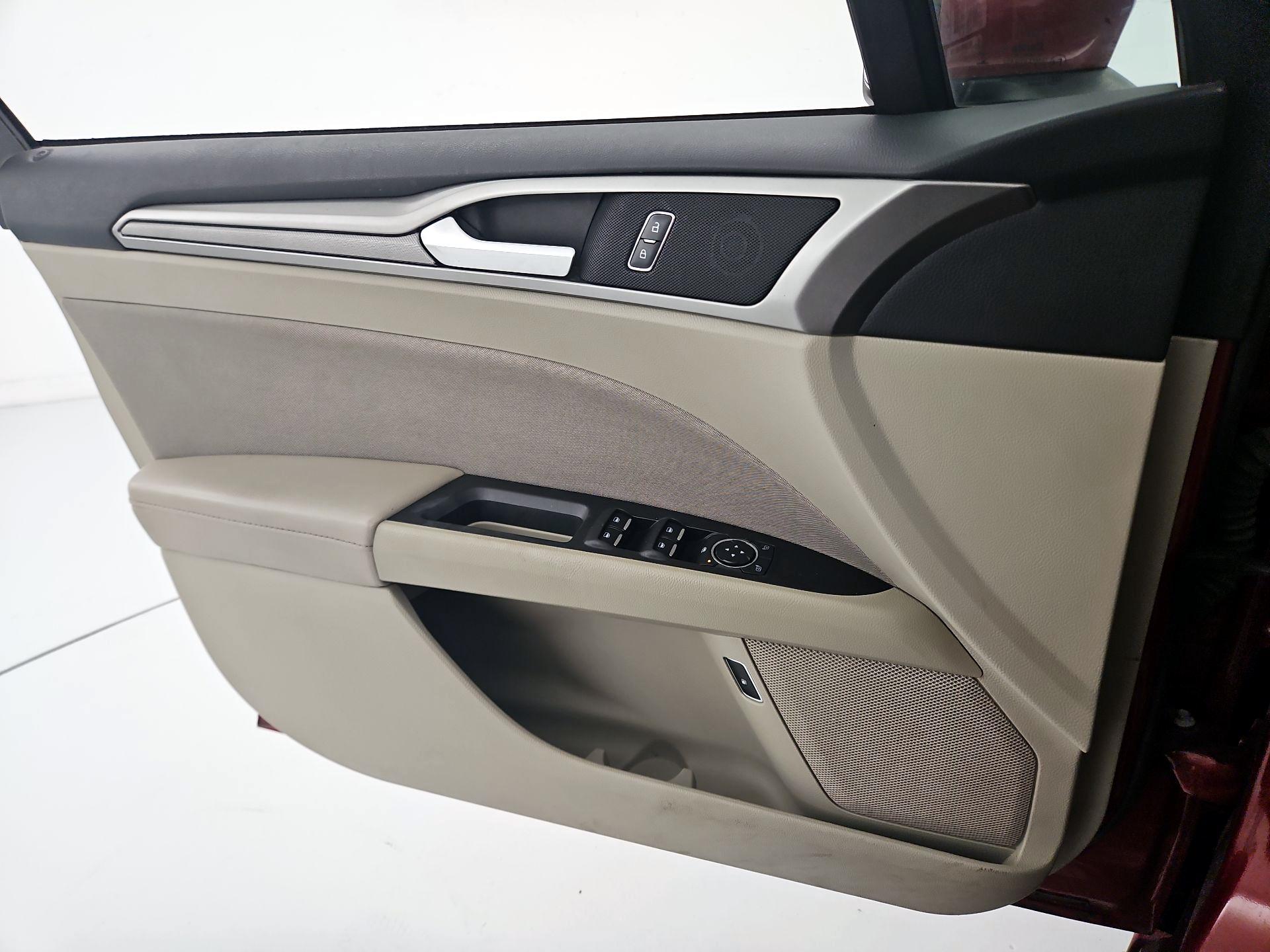 Thumbnail: 2019 Ford Fusion - 12