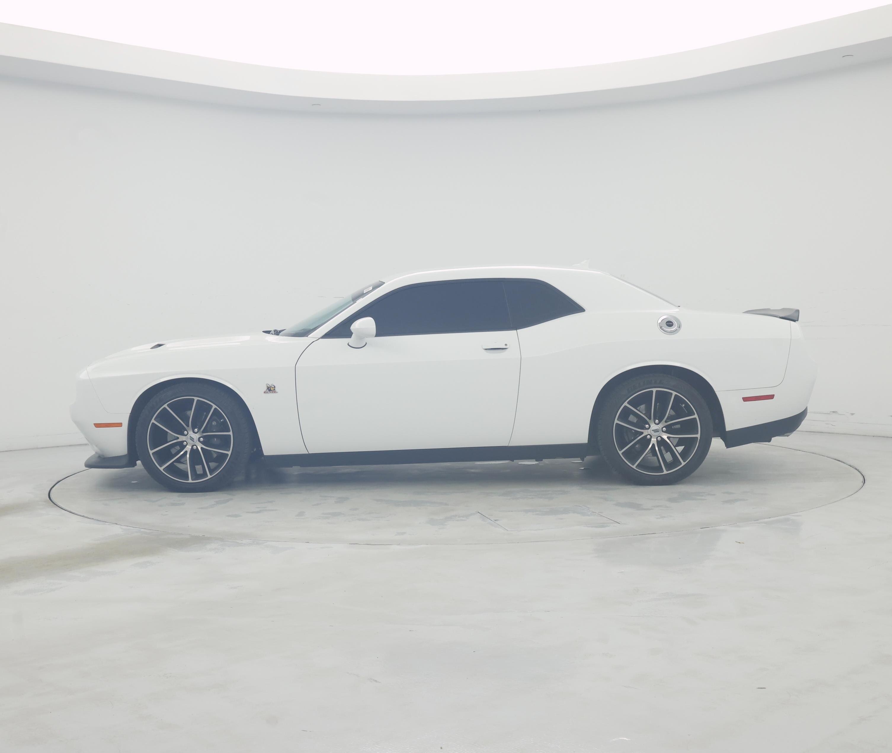 Thumbnail: 2018 Dodge Challenger - 3