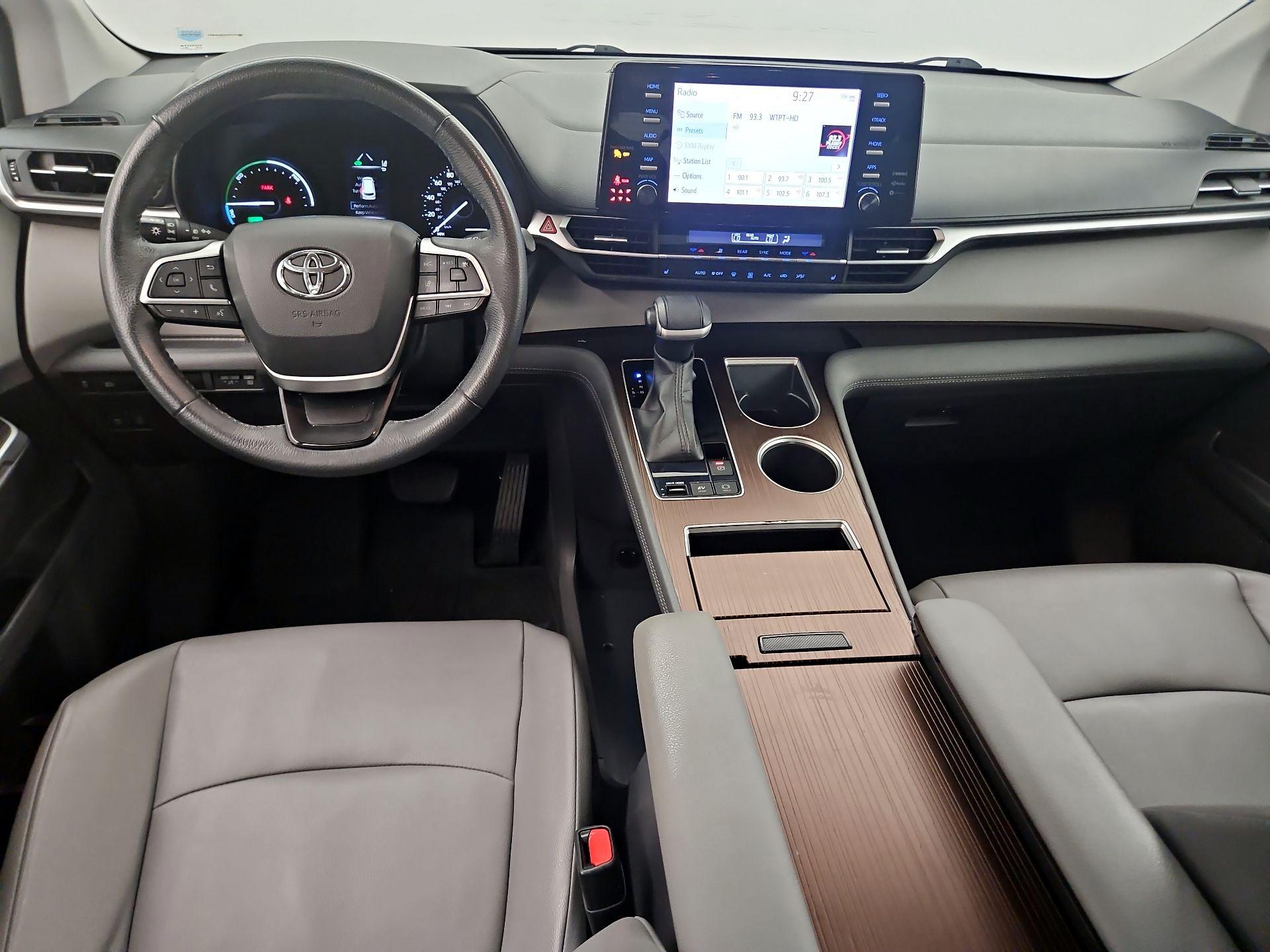 Thumbnail: 2022 Toyota Sienna - 9