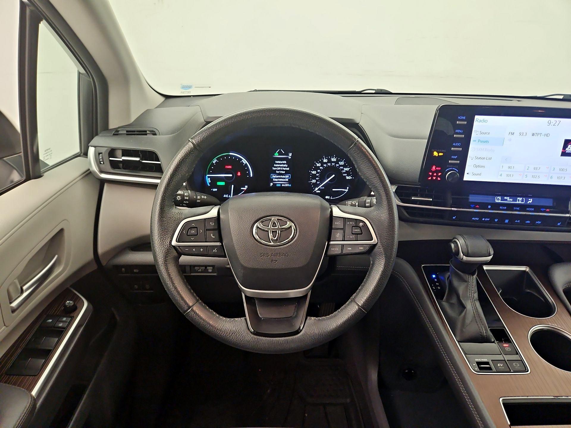 Thumbnail: 2022 Toyota Sienna - 10