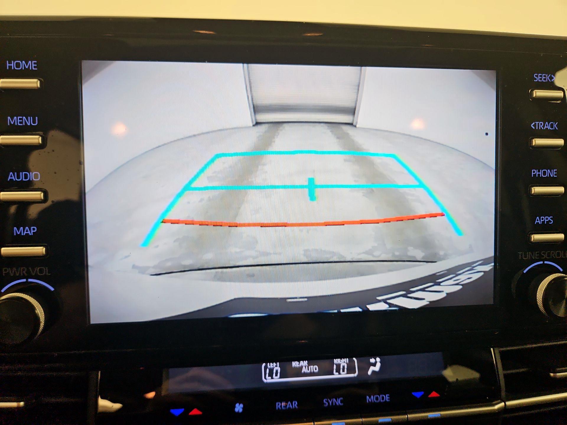 Thumbnail: 2022 Toyota Sienna - 14