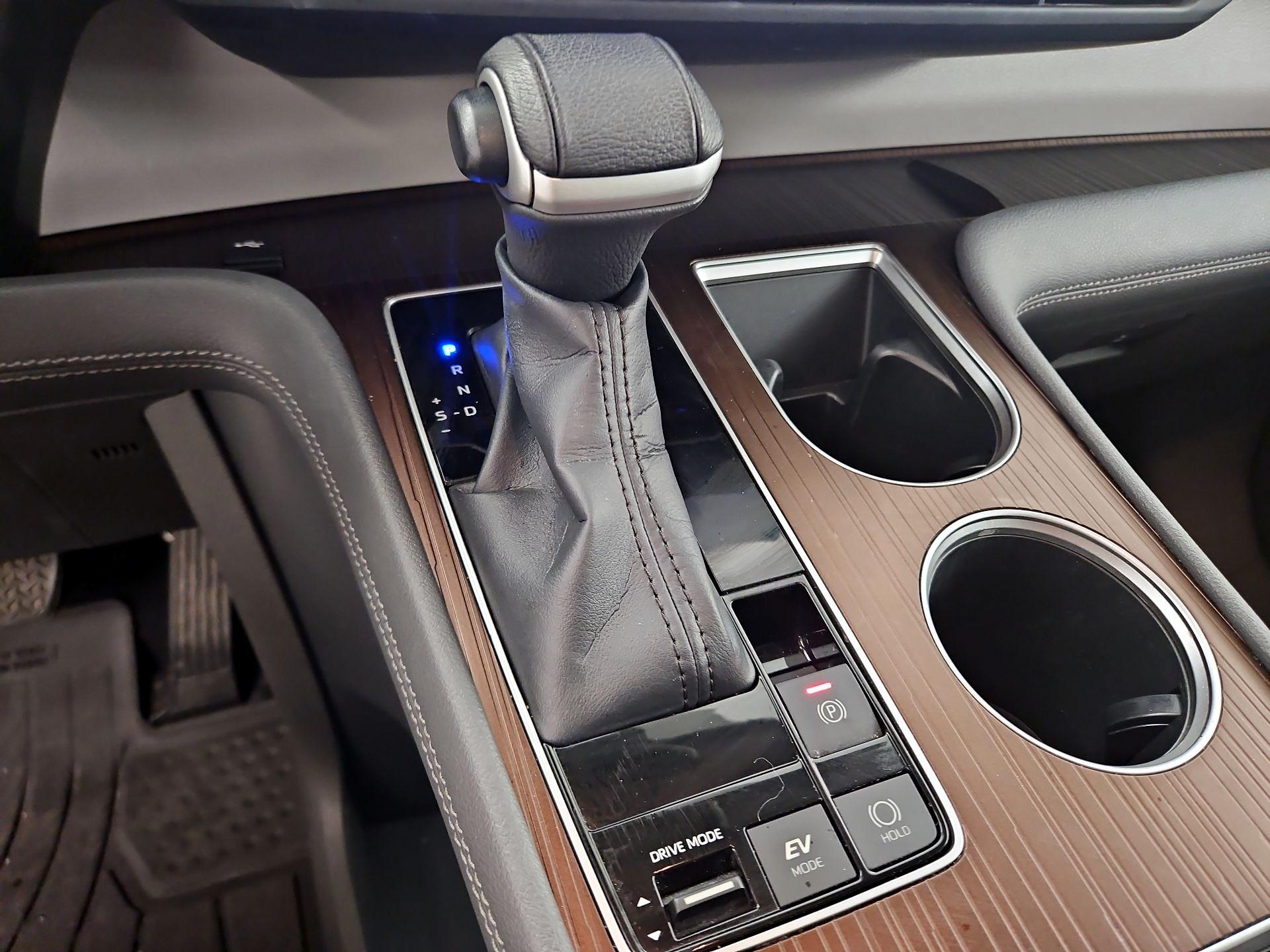 Thumbnail: 2022 Toyota Sienna - 17