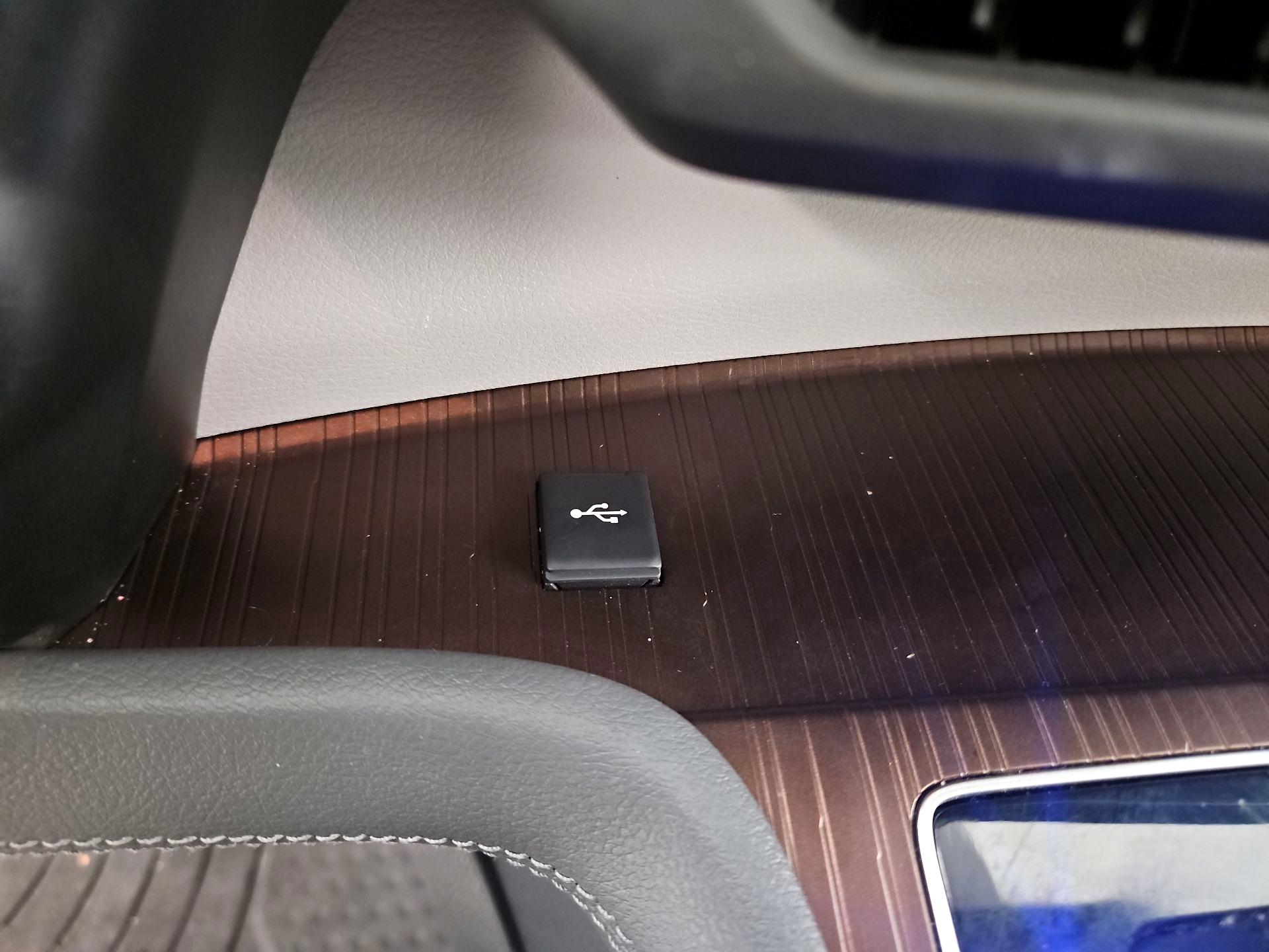 Thumbnail: 2022 Toyota Sienna - 18