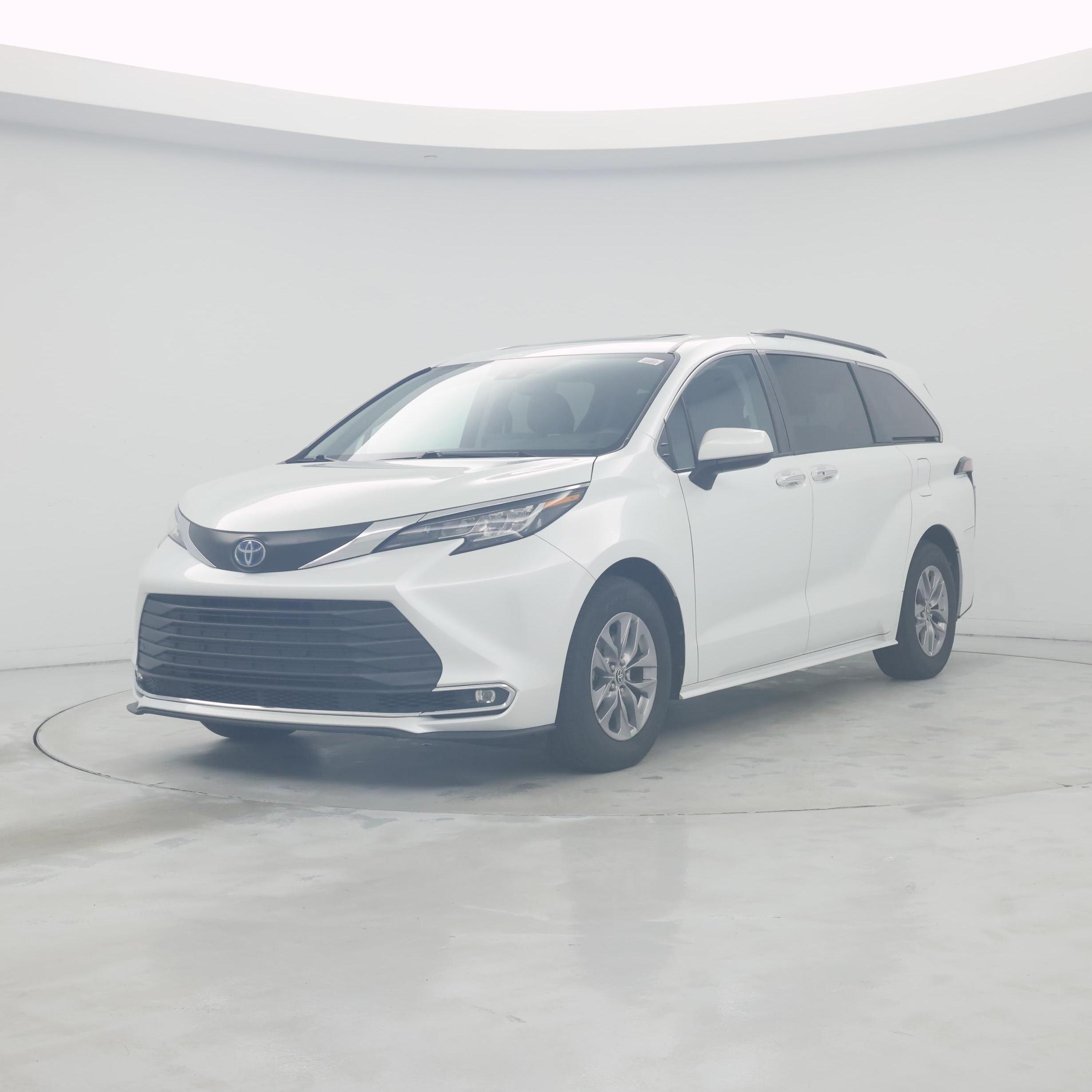 Thumbnail: 2022 Toyota Sienna - 4