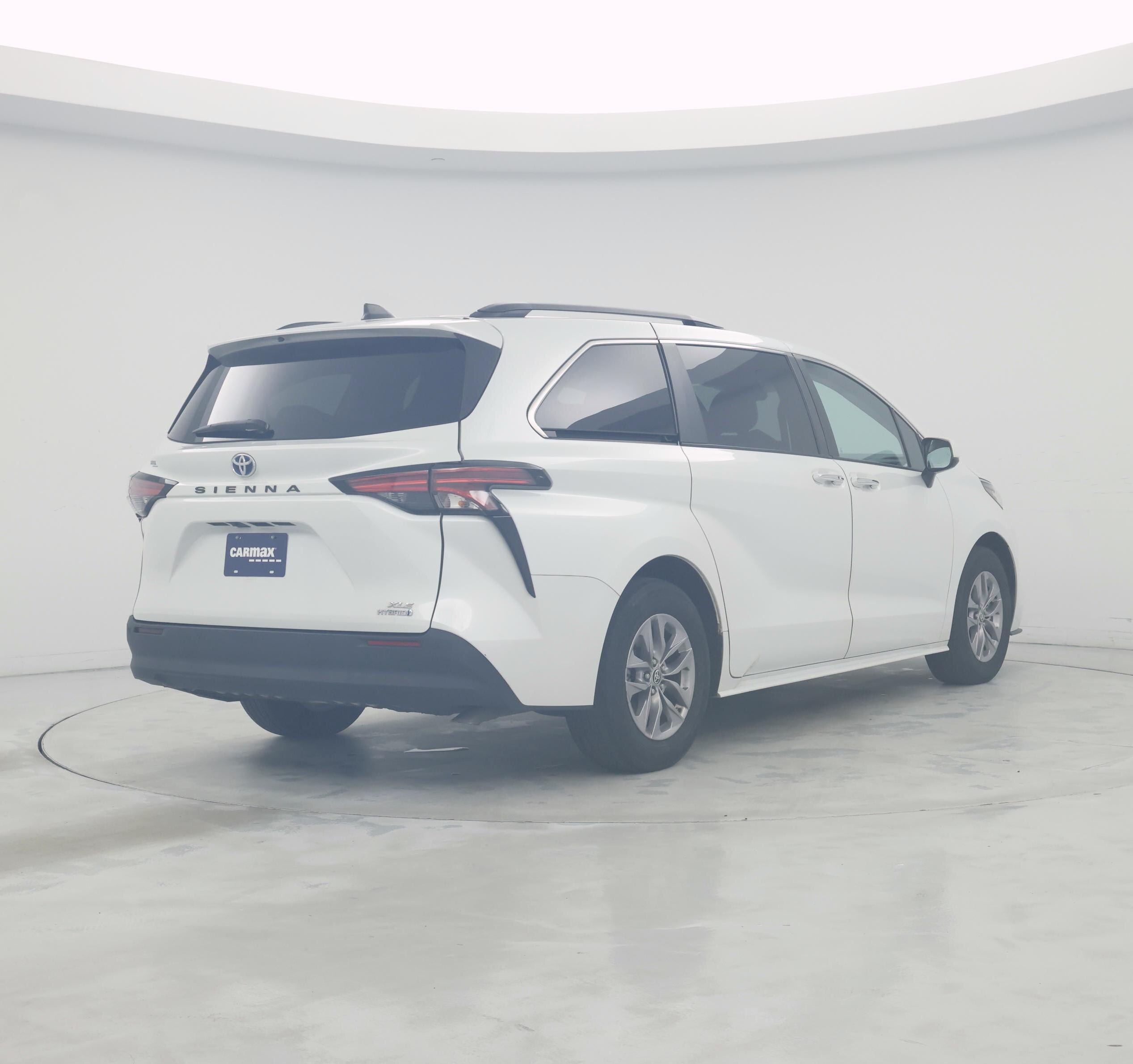 Thumbnail: 2022 Toyota Sienna - 8