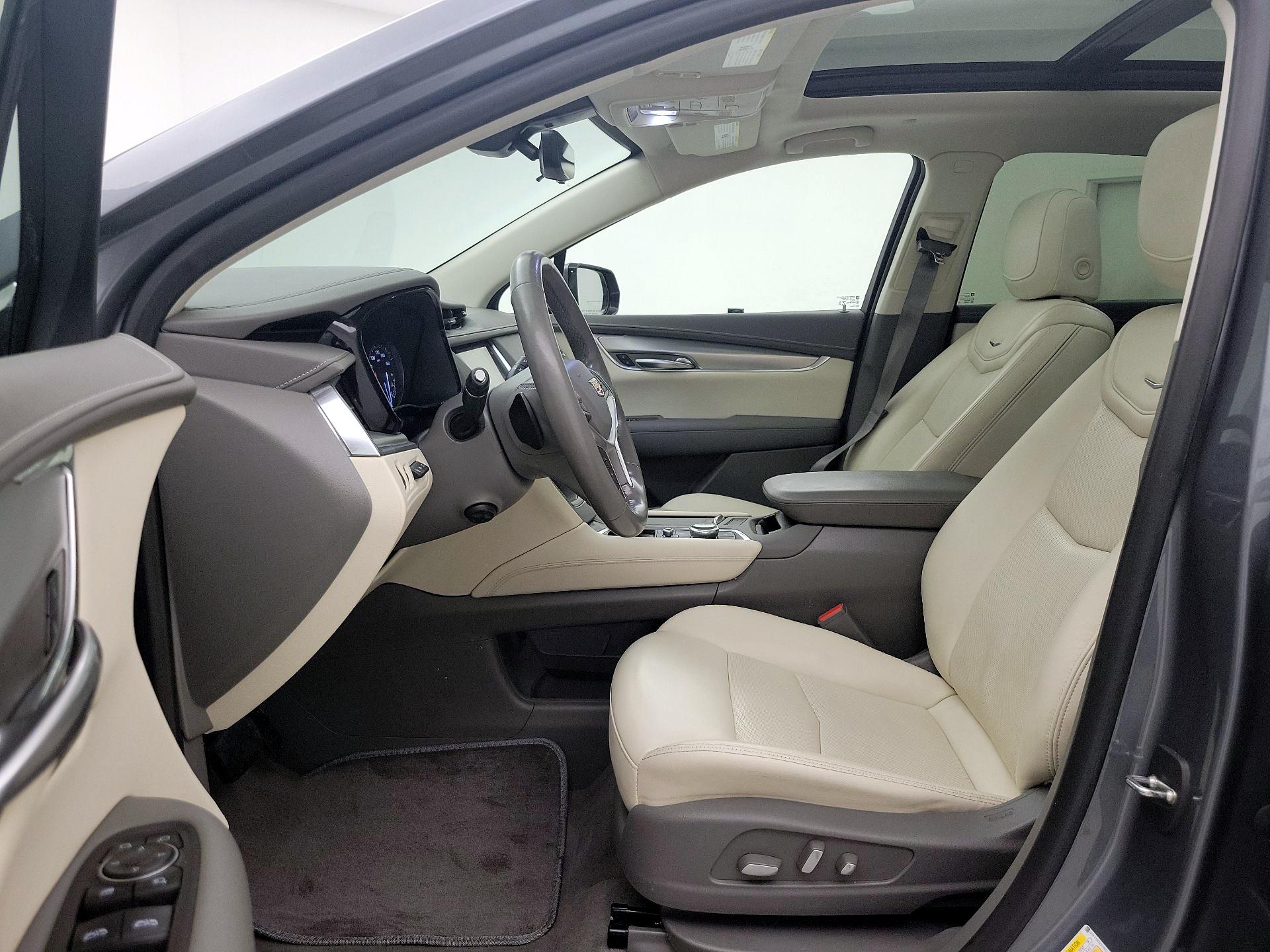 Thumbnail: 2021 Cadillac XT5 - 11