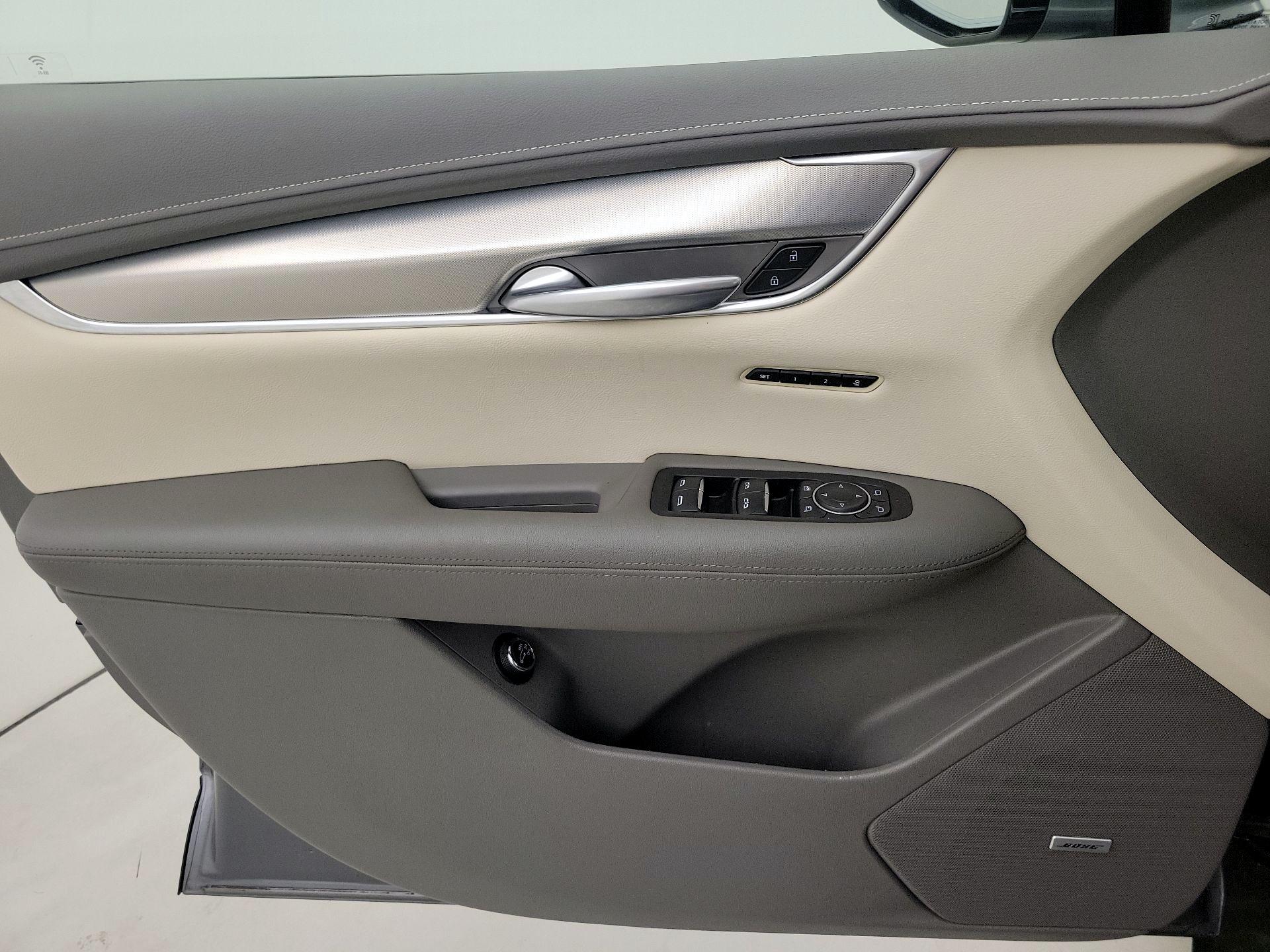 Thumbnail: 2021 Cadillac XT5 - 12