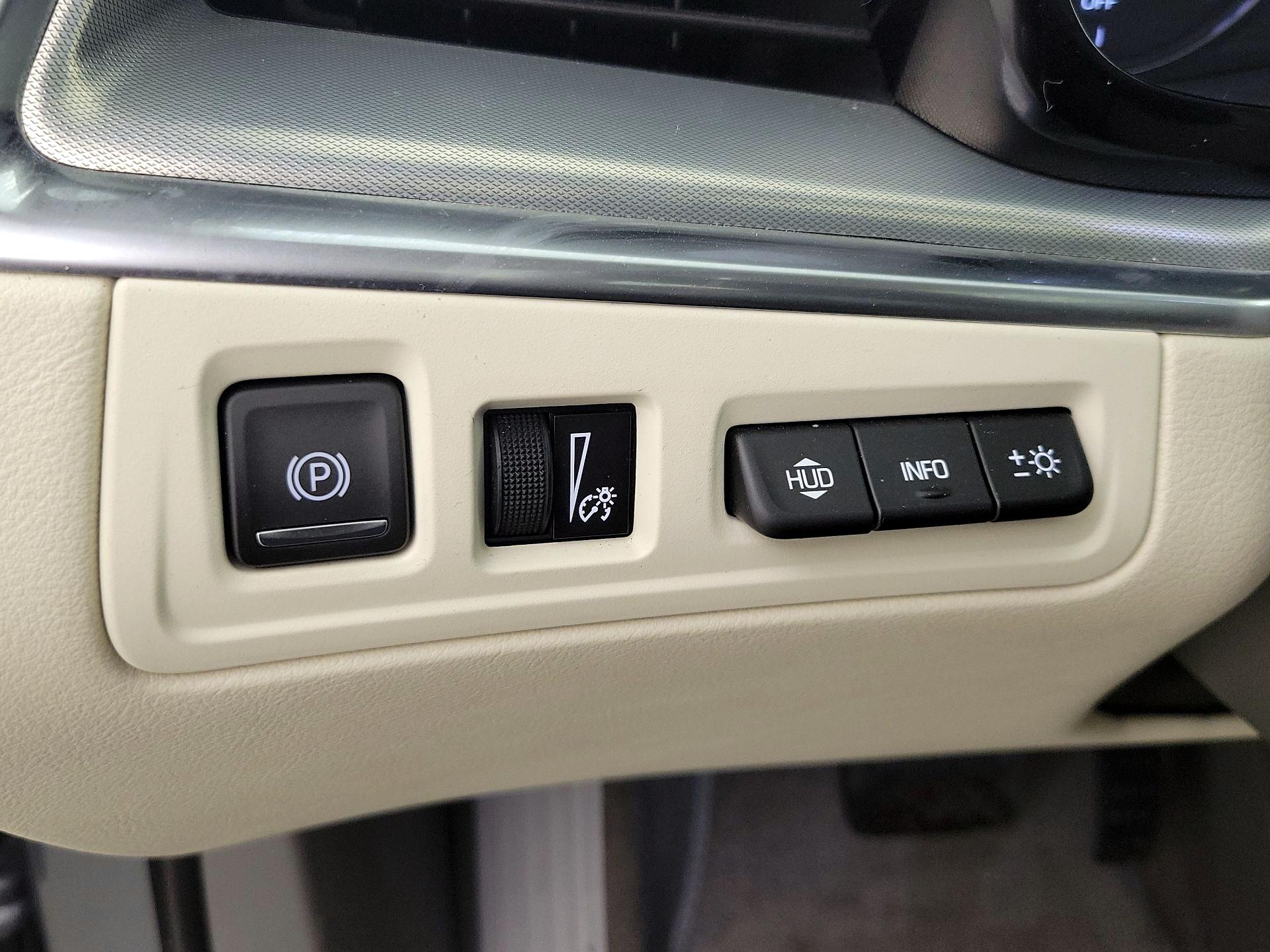 Thumbnail: 2021 Cadillac XT5 - 13