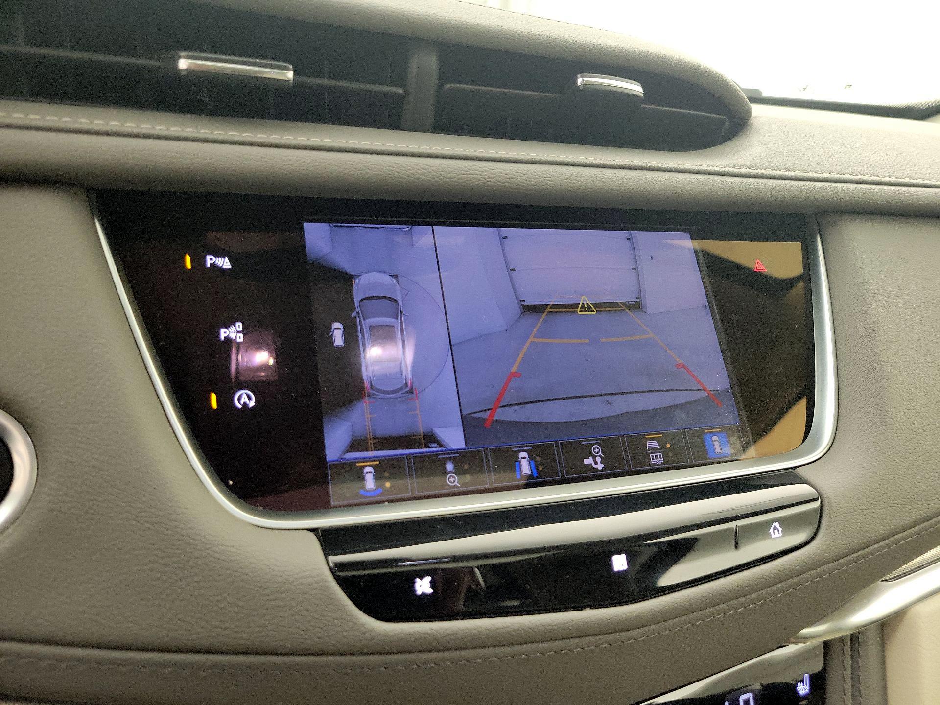 Thumbnail: 2021 Cadillac XT5 - 14