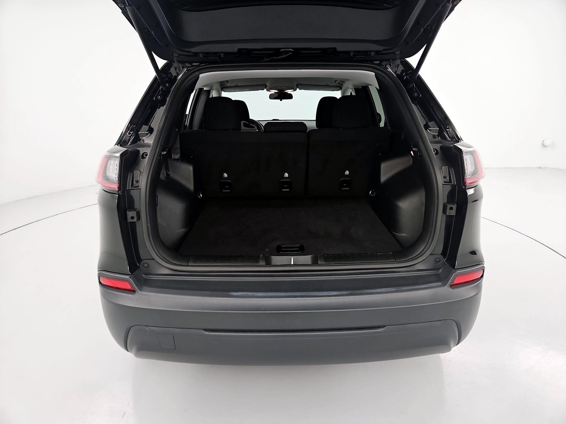 Thumbnail: 2019 Jeep Cherokee - 20