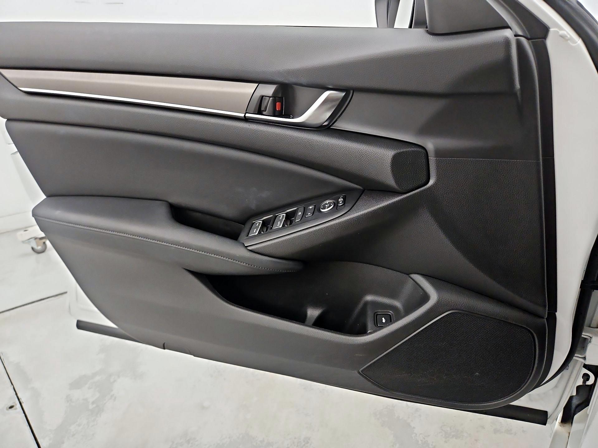 Thumbnail: 2018 Honda Accord - 12