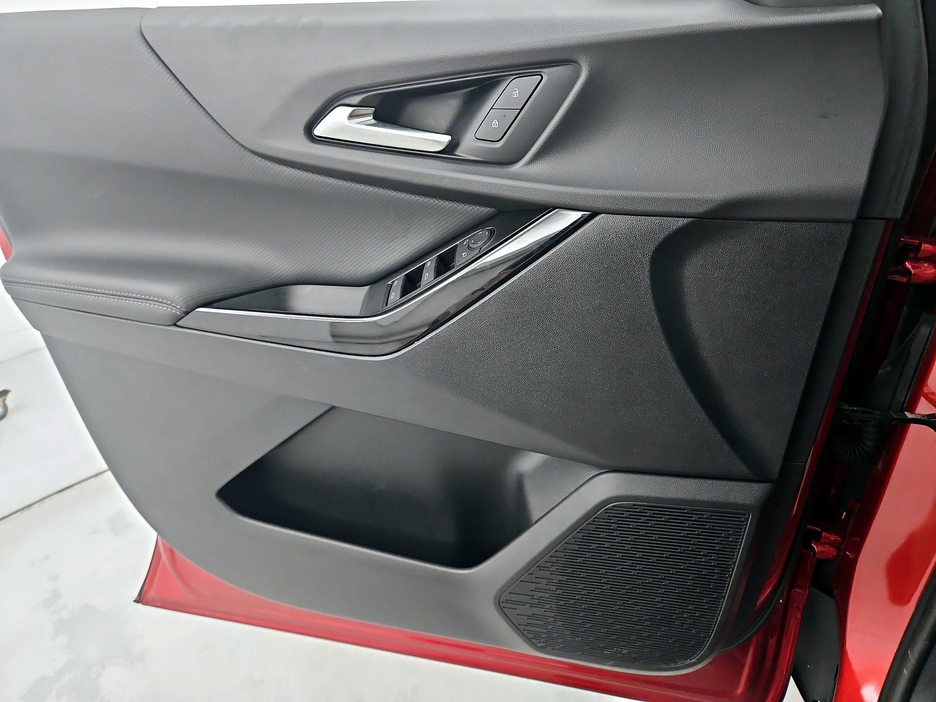 Thumbnail: 2025 Chevrolet Equinox - 12