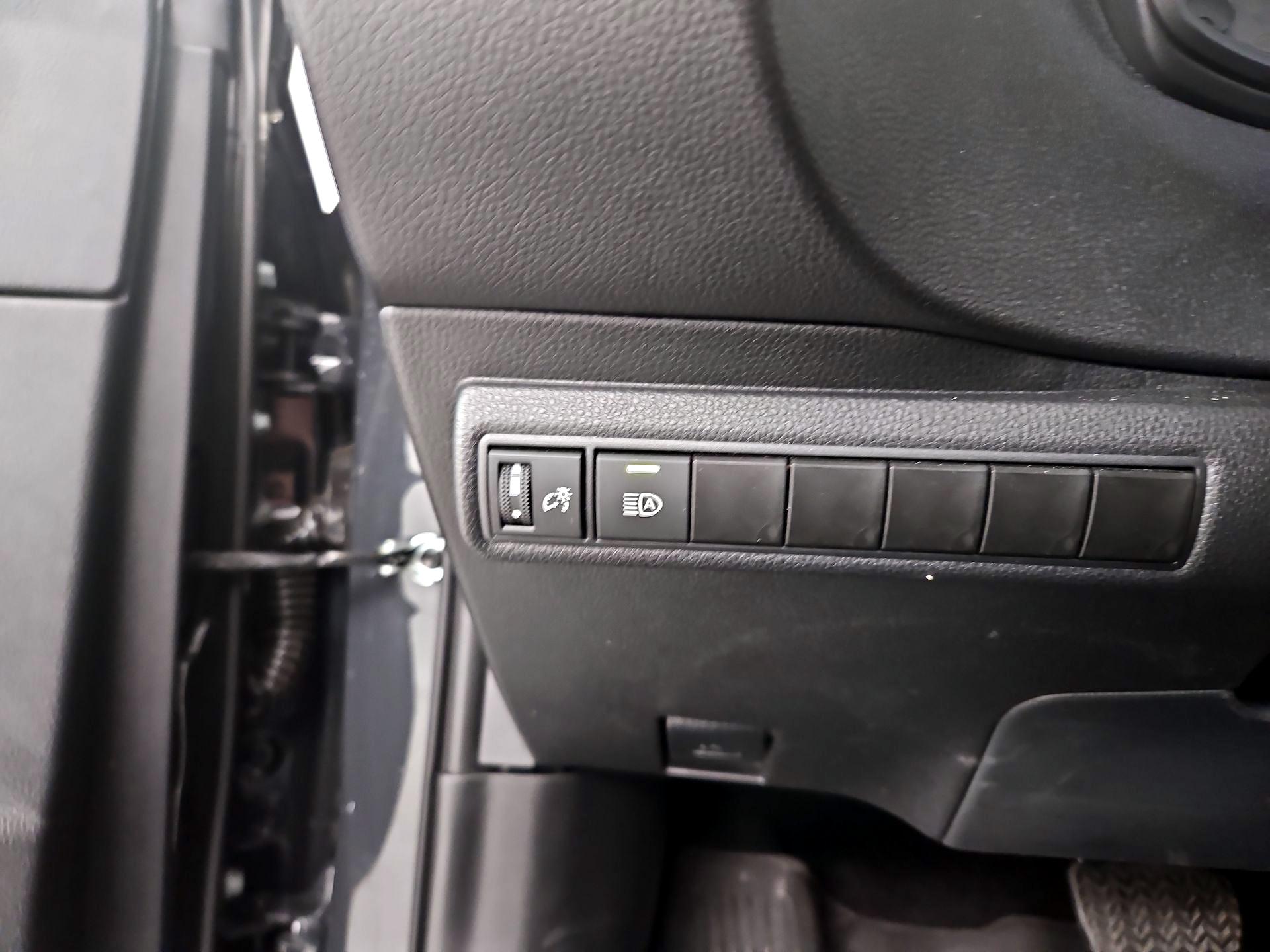 Thumbnail: 2025 Toyota Corolla - 13