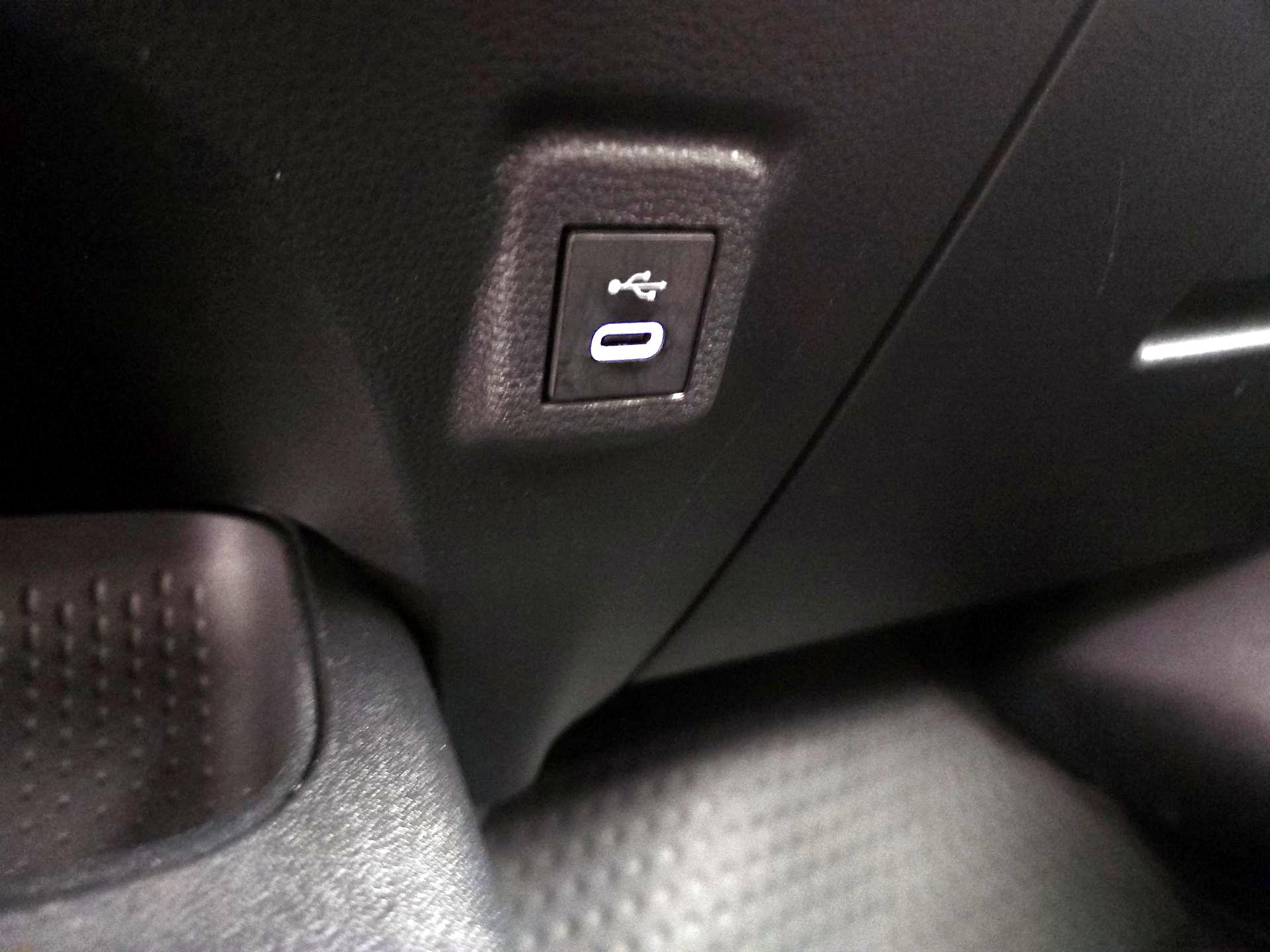 Thumbnail: 2025 Toyota Corolla - 19