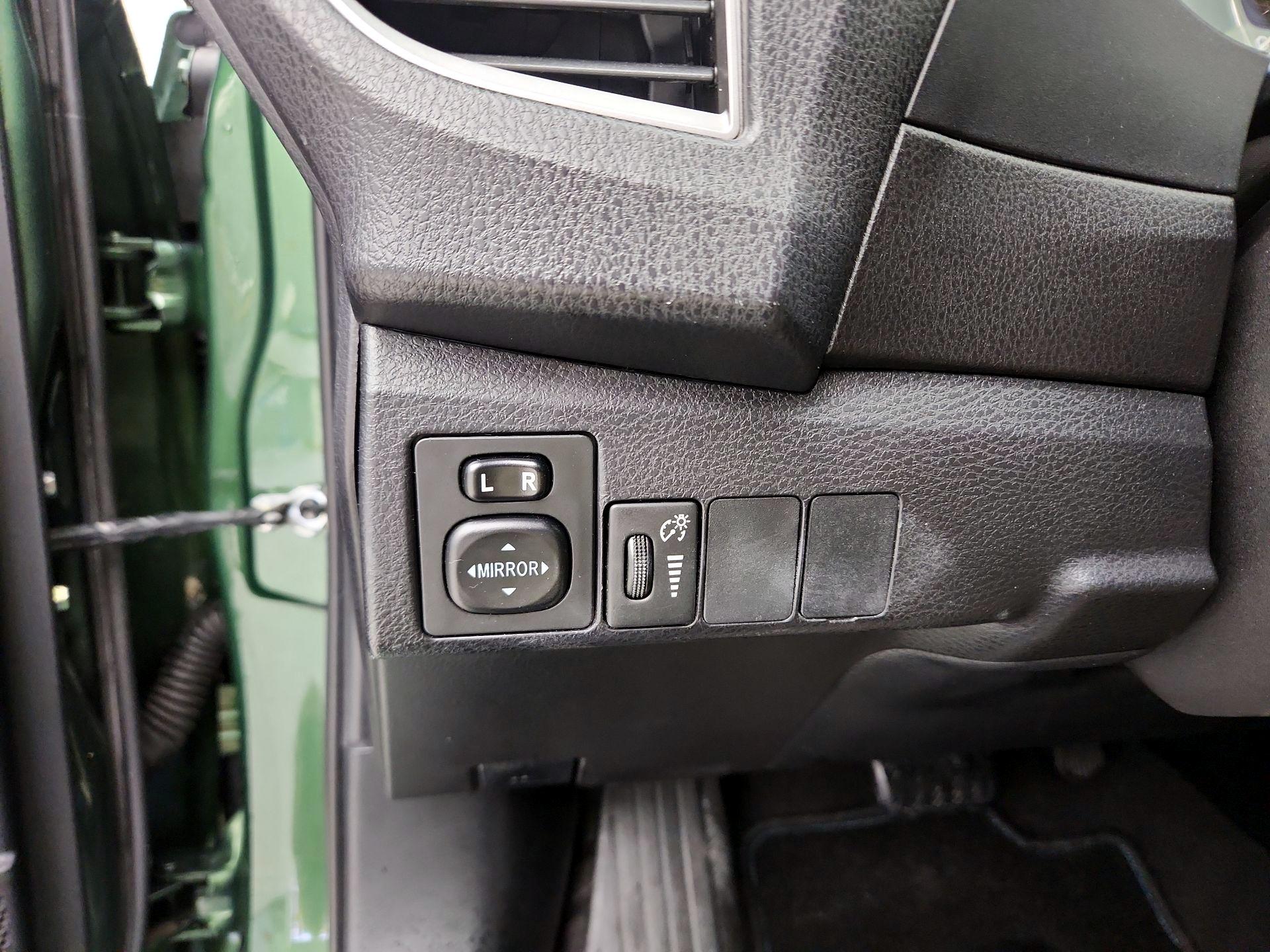 Thumbnail: 2015 Toyota Corolla - 13