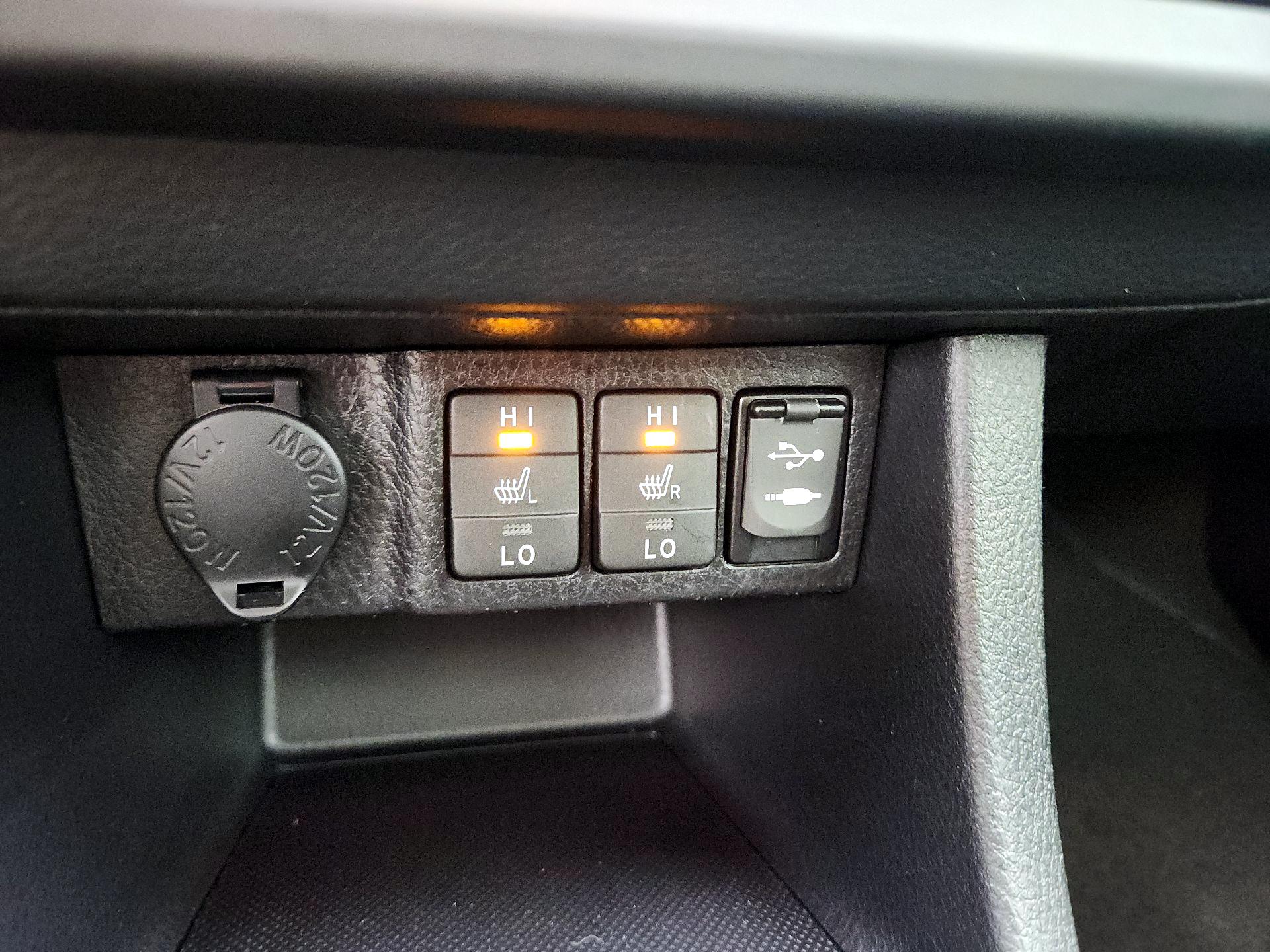 Thumbnail: 2015 Toyota Corolla - 18