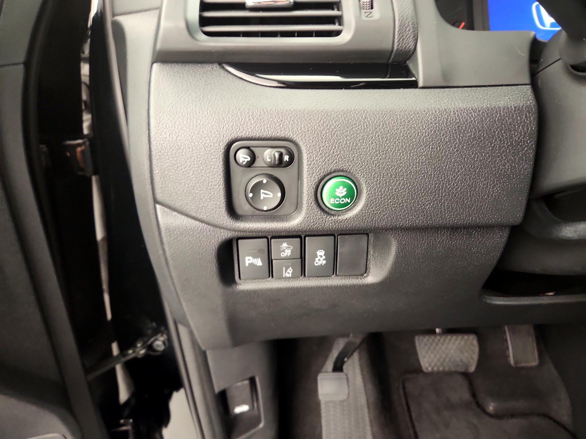 Thumbnail: 2019 Honda Pilot - 13