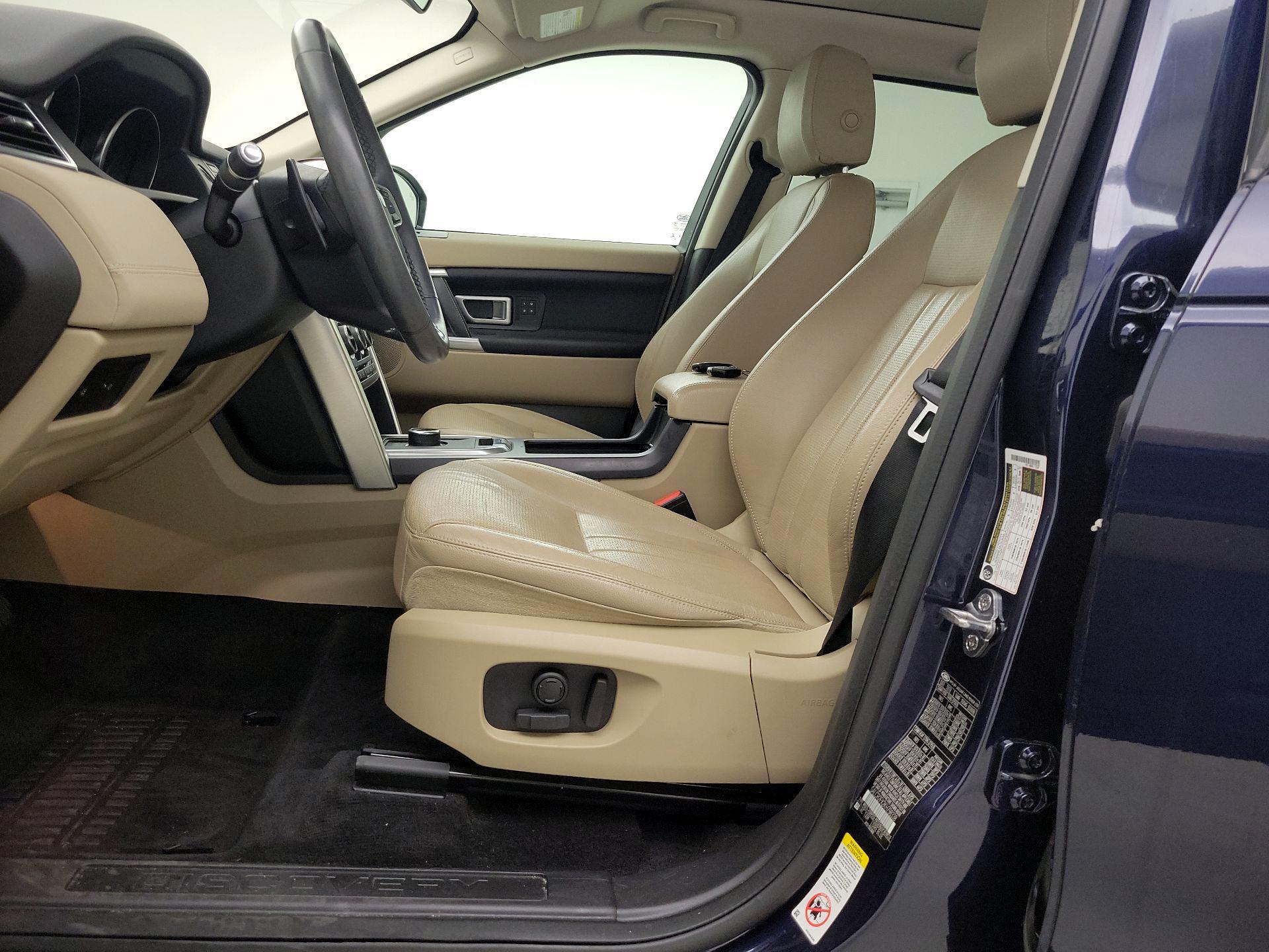 Thumbnail: 2019 Land Rover Discovery Sport - 11