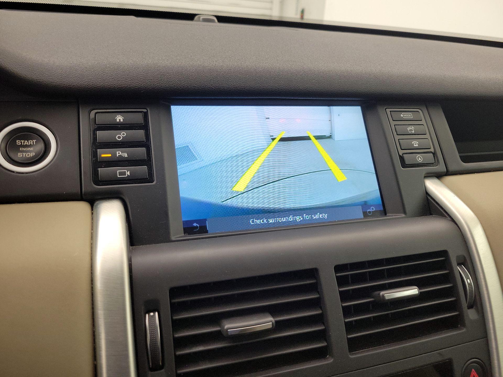 Thumbnail: 2019 Land Rover Discovery Sport - 15