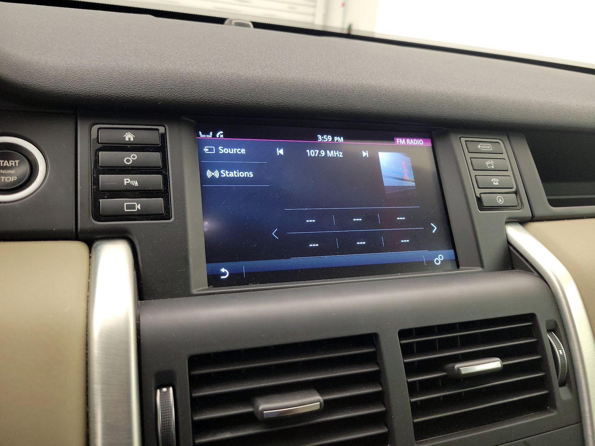 Thumbnail: 2019 Land Rover Discovery Sport - 16