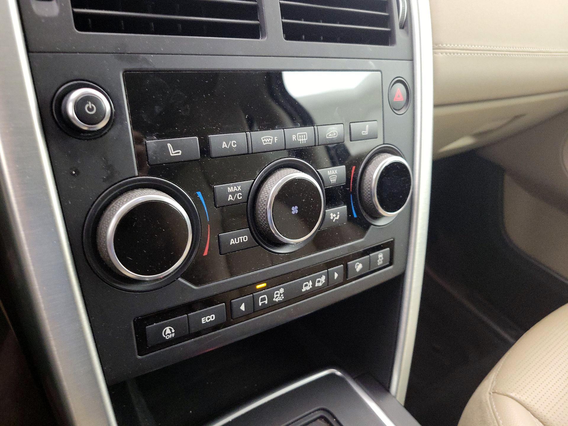 Thumbnail: 2019 Land Rover Discovery Sport - 17